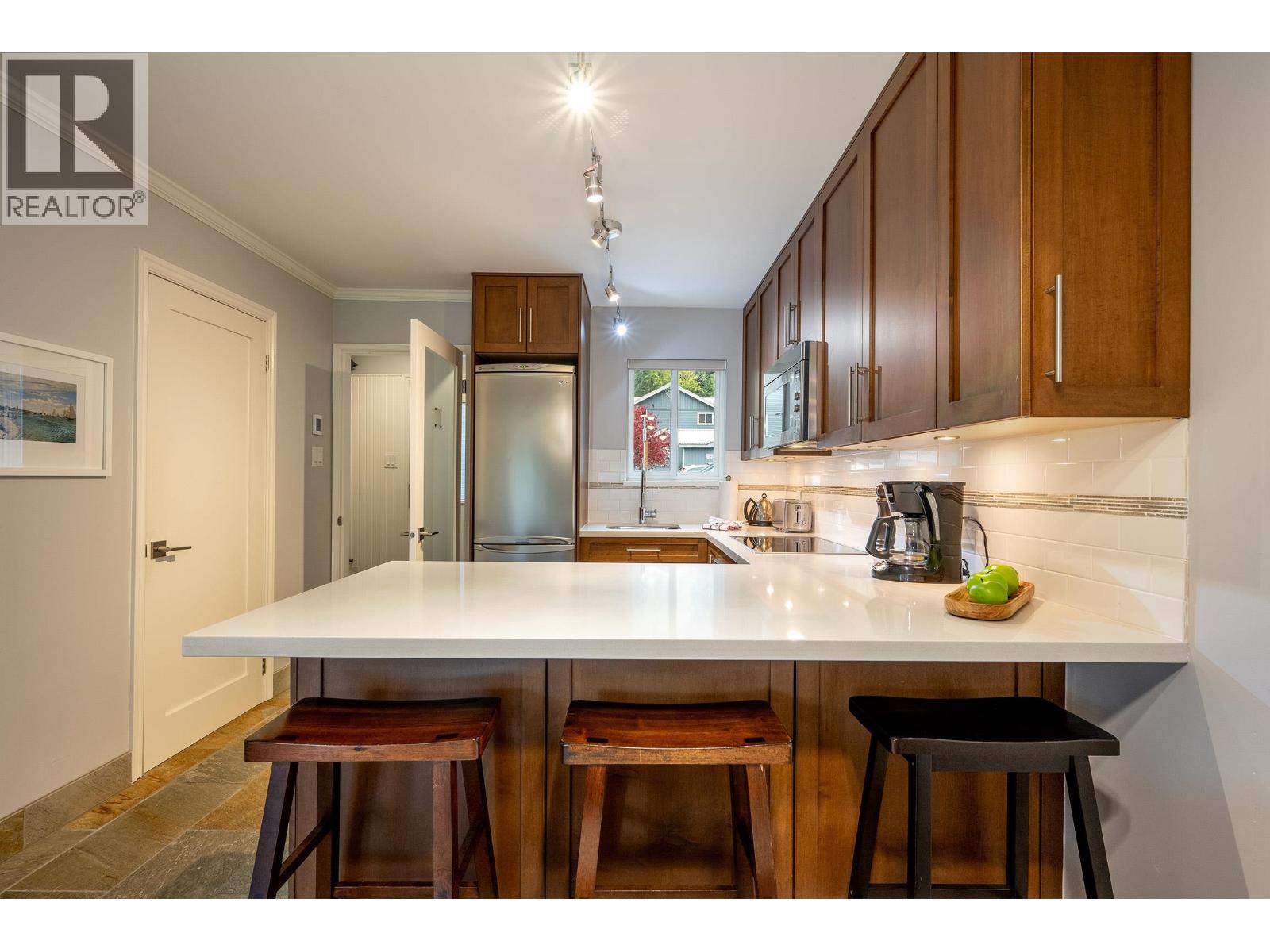 10 2211 MARMOT PLACE, Whistler