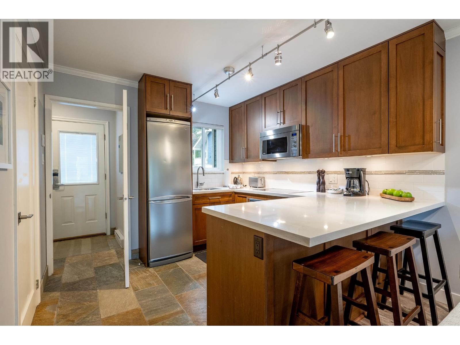10 2211 MARMOT PLACE, Whistler