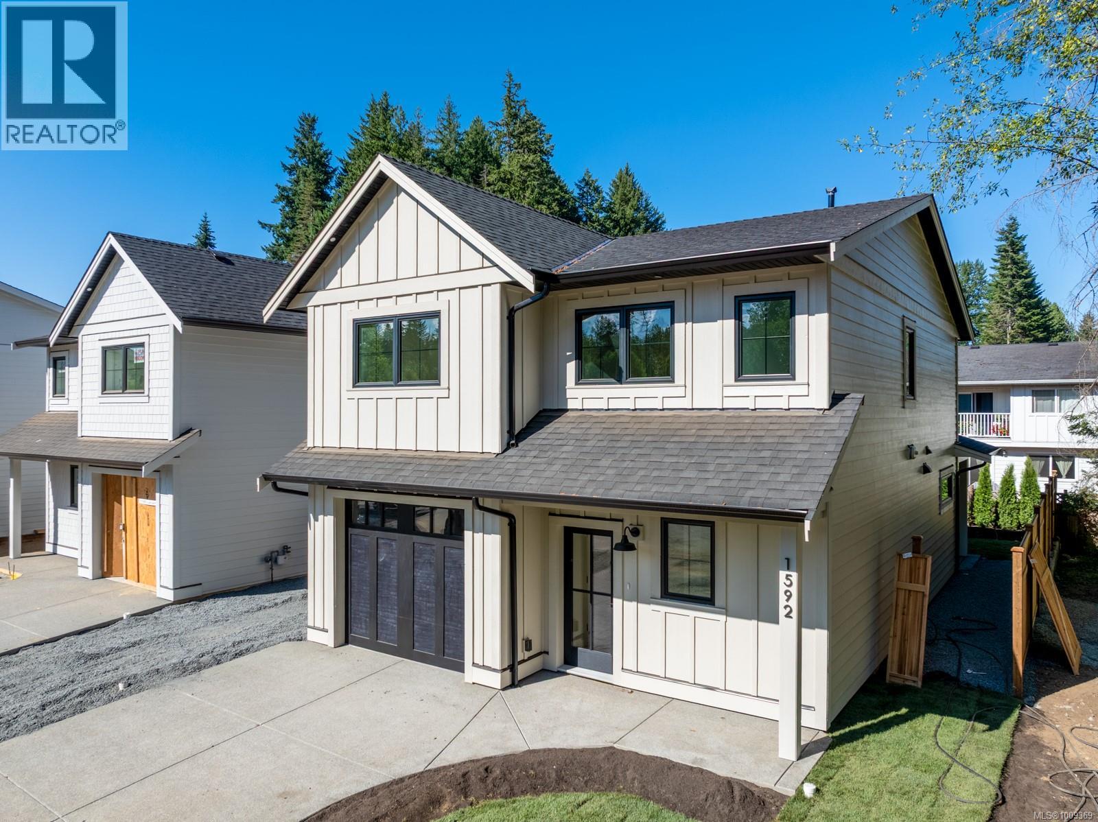 1592 Larsen Rd, Courtenay
