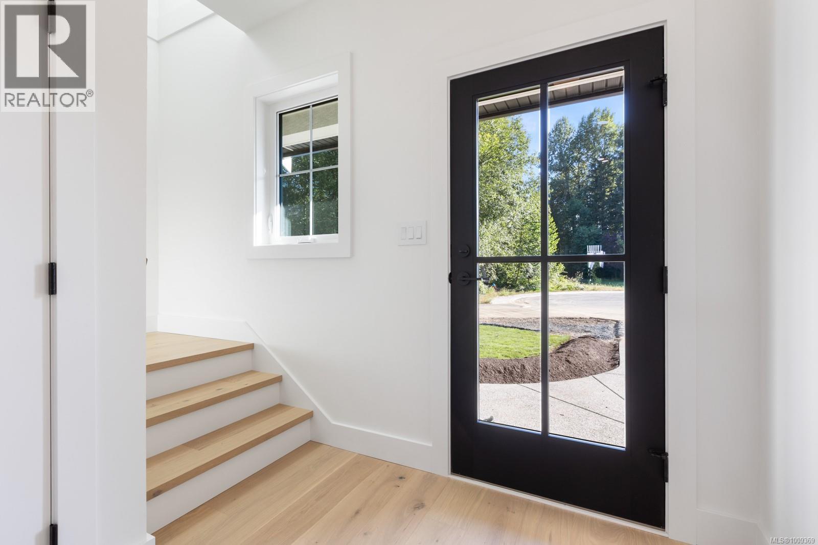1592 Larsen Rd, Courtenay