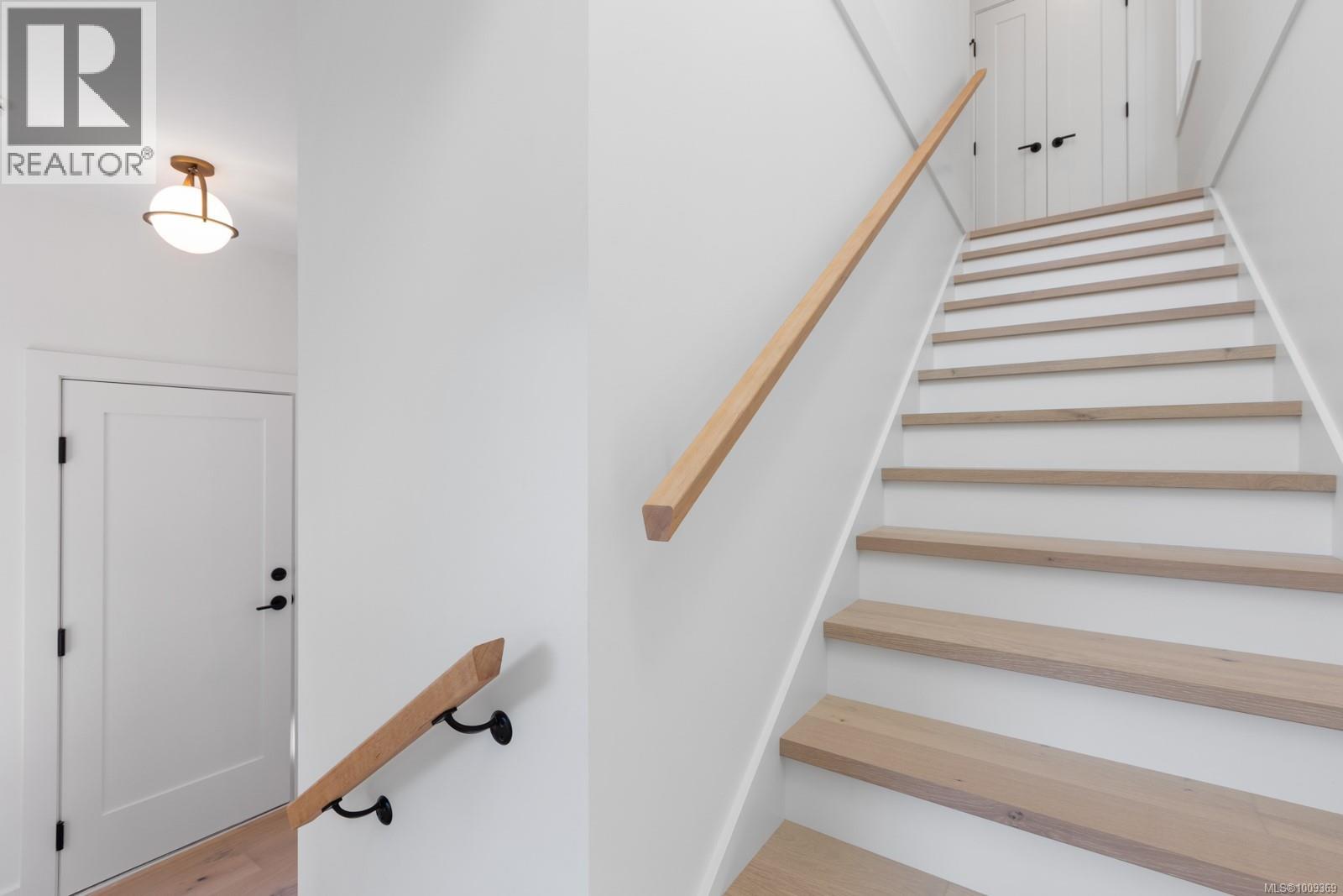 1592 Larsen Rd, Courtenay
