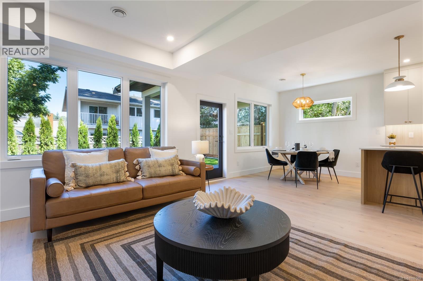 1592 Larsen Rd, Courtenay