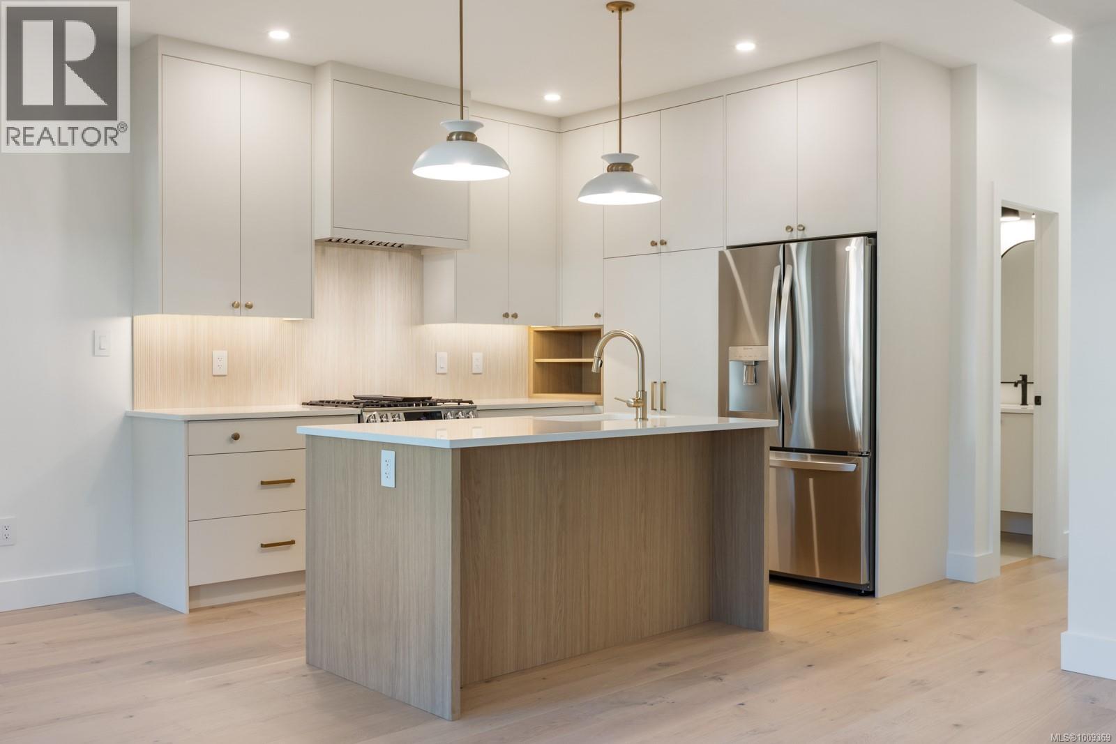 1592 Larsen Rd, Courtenay