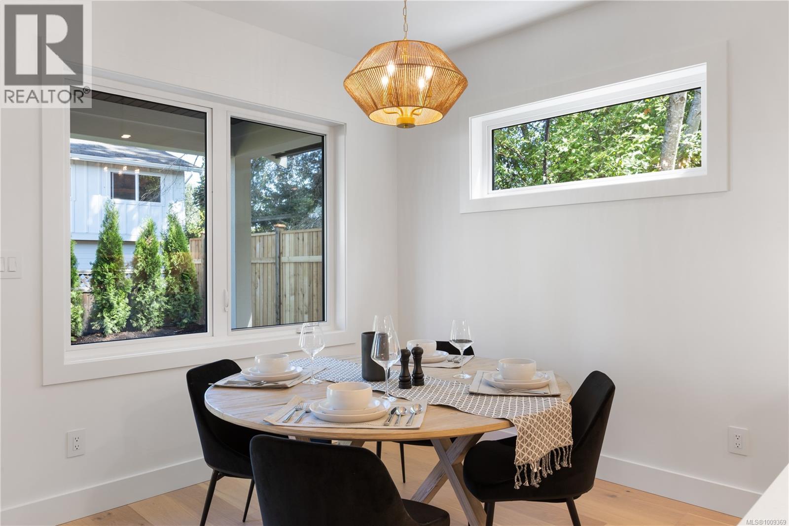 1592 Larsen Rd, Courtenay