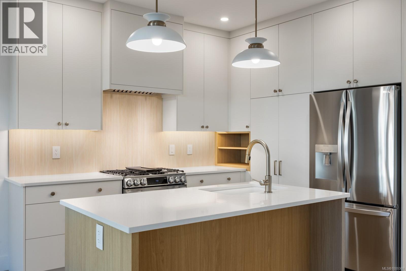 1592 Larsen Rd, Courtenay