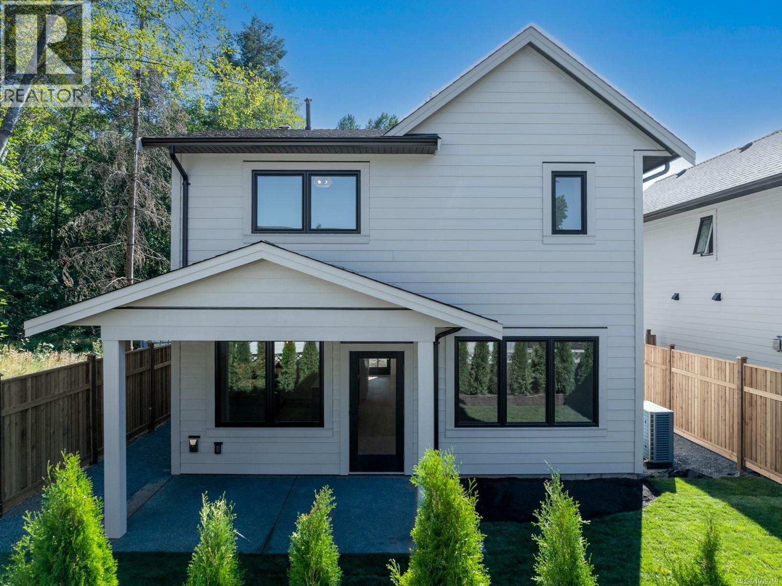 1592 Larsen Rd, Courtenay
