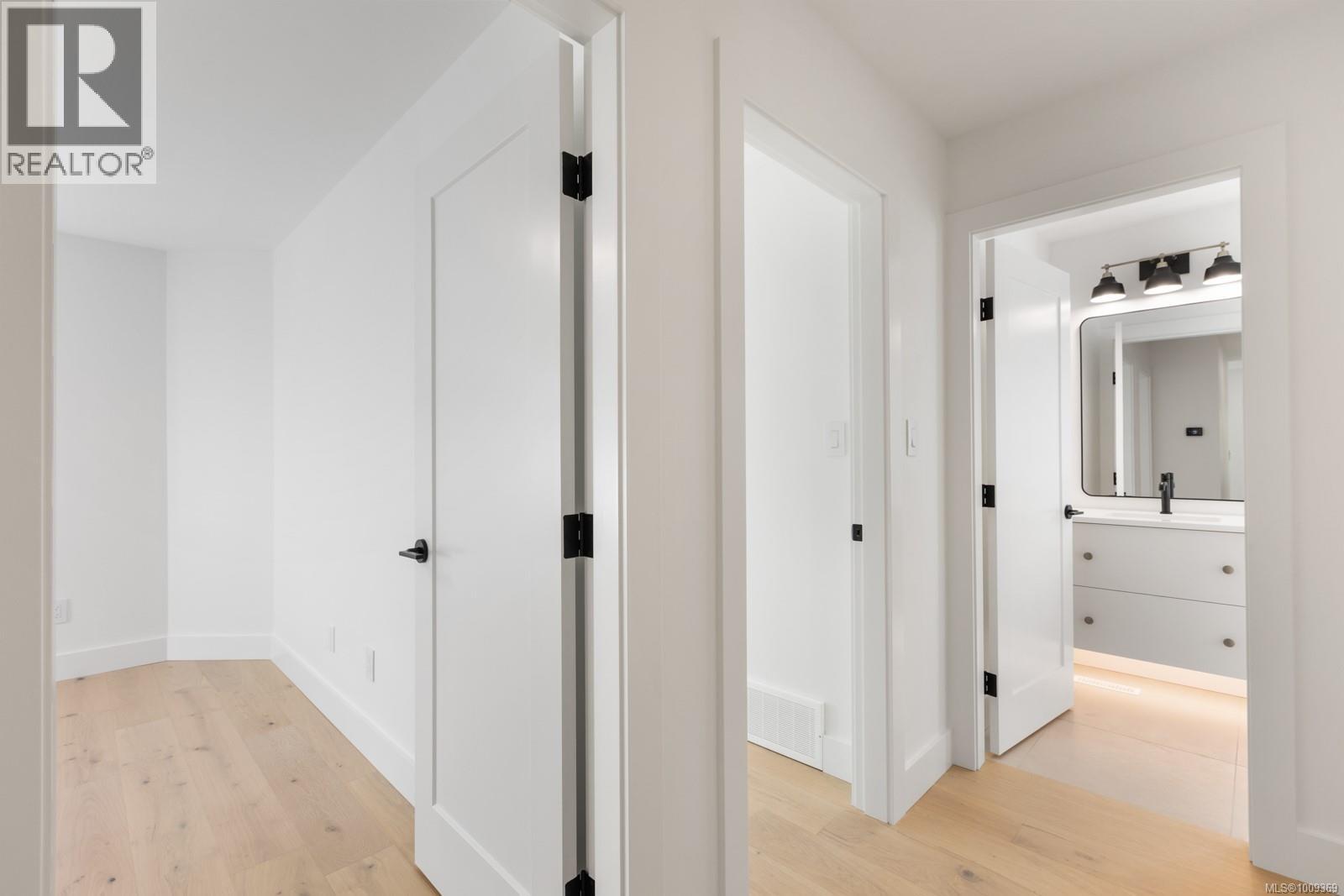 1592 Larsen Rd, Courtenay