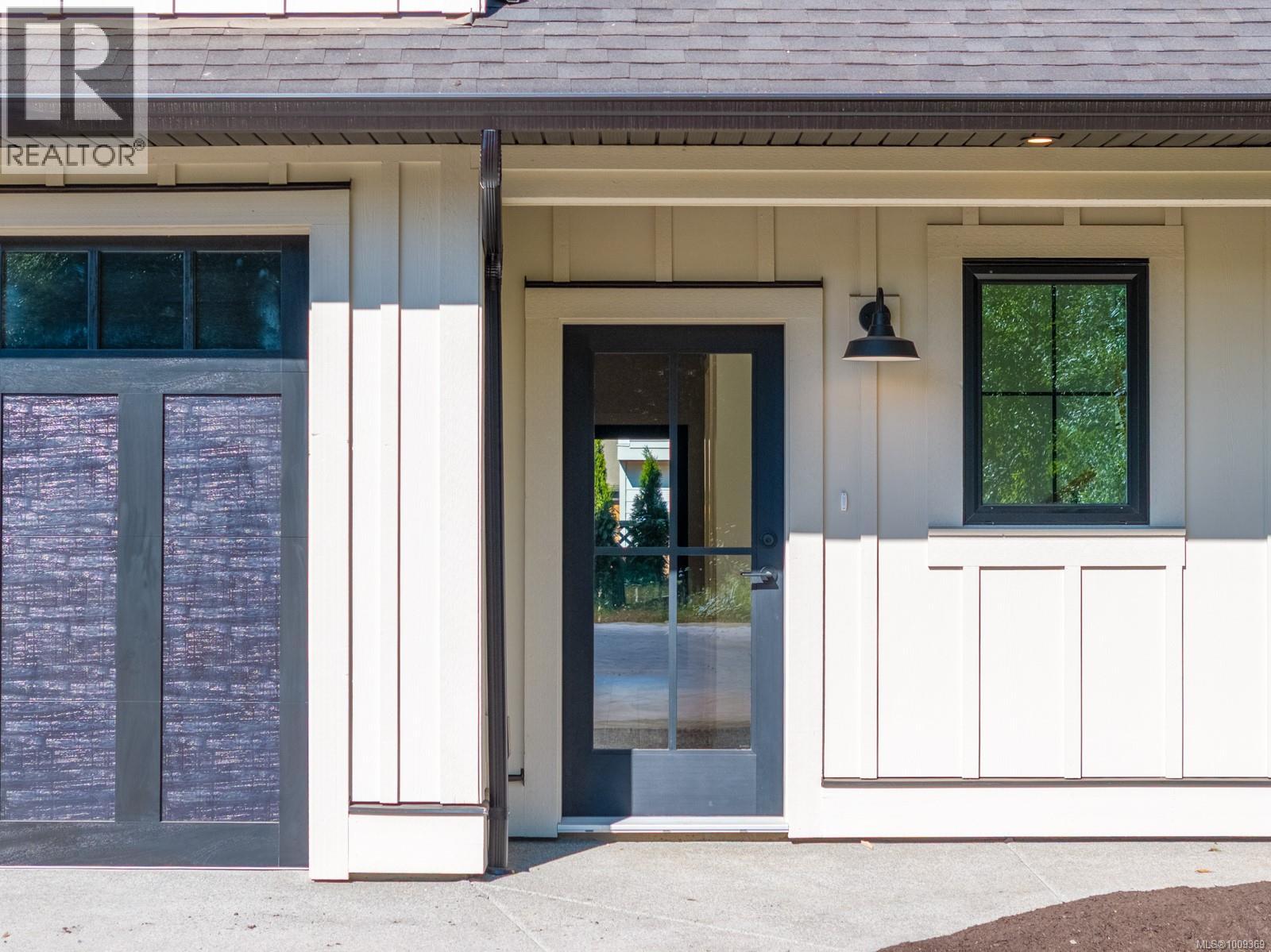 1592 Larsen Rd, Courtenay
