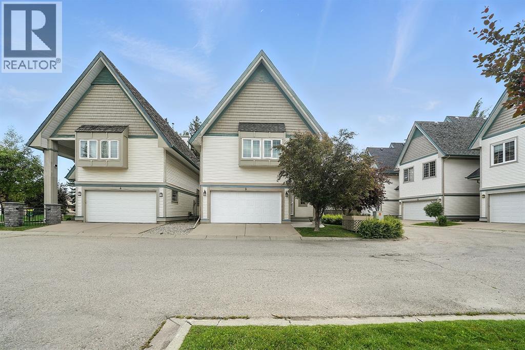 Single Family House for Sale in  Varsity Estates Gardens NW Varsity Calgary 