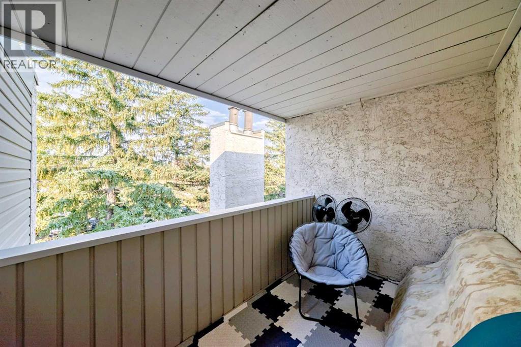 Single Family House for Sale in   VARSITY Drive NW Varsity Calgary 