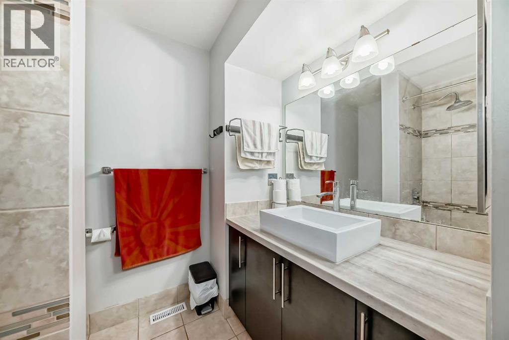 Single Family House for Sale in   VARSITY Drive NW Varsity Calgary 