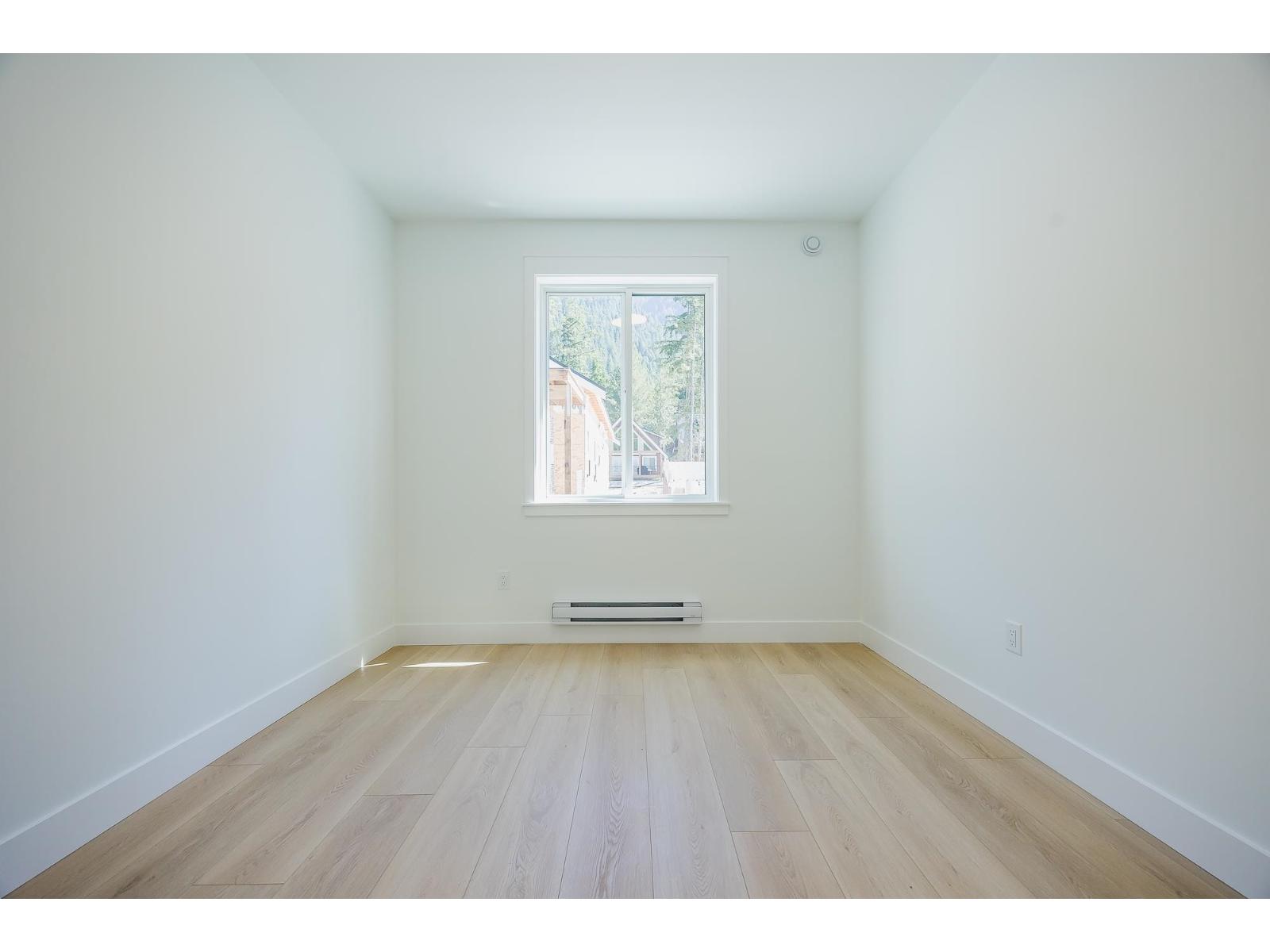 House in Sunshine Valley - Image 24