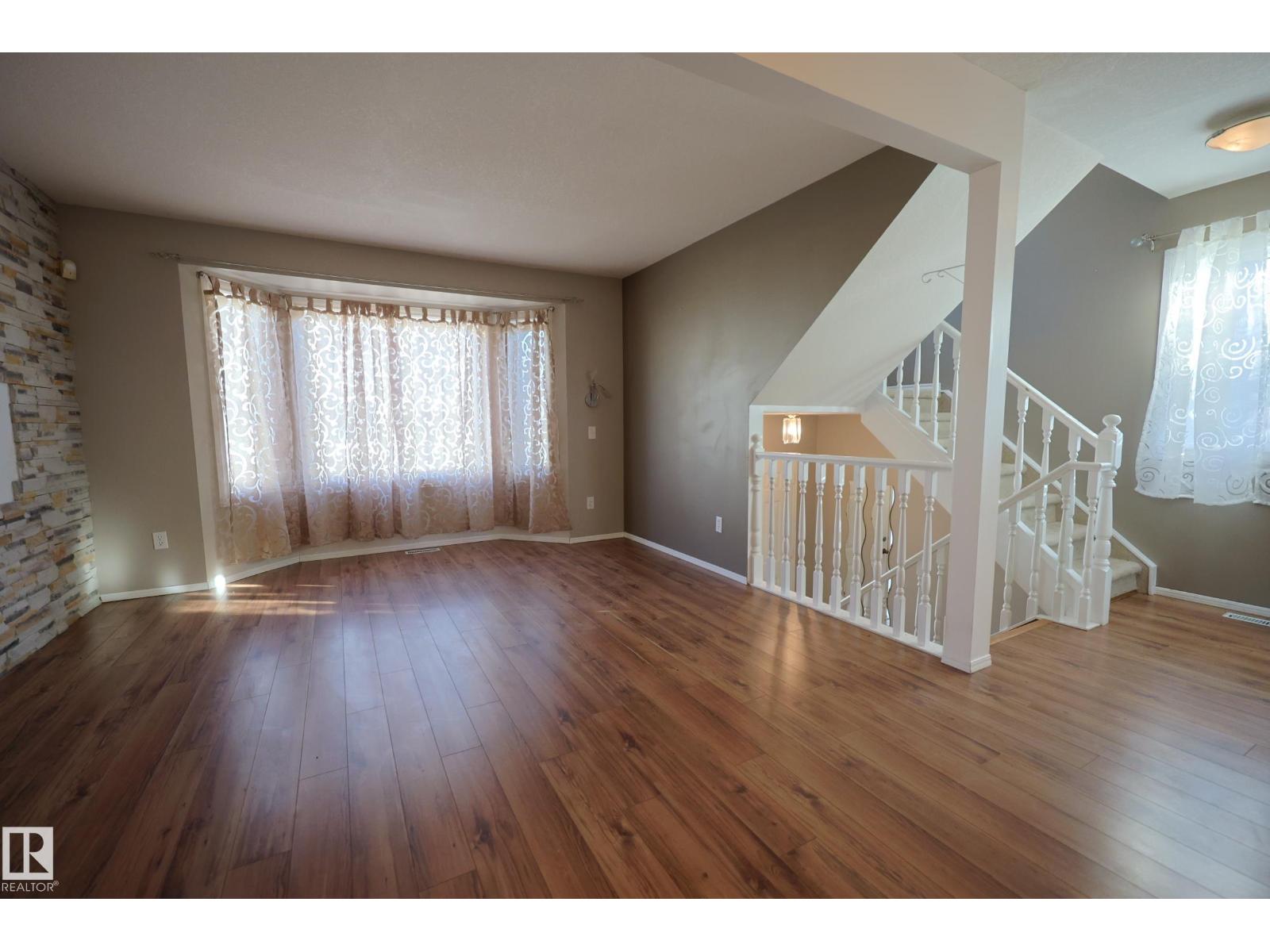 Single Family House for Sale in   ST NW Edmonton 