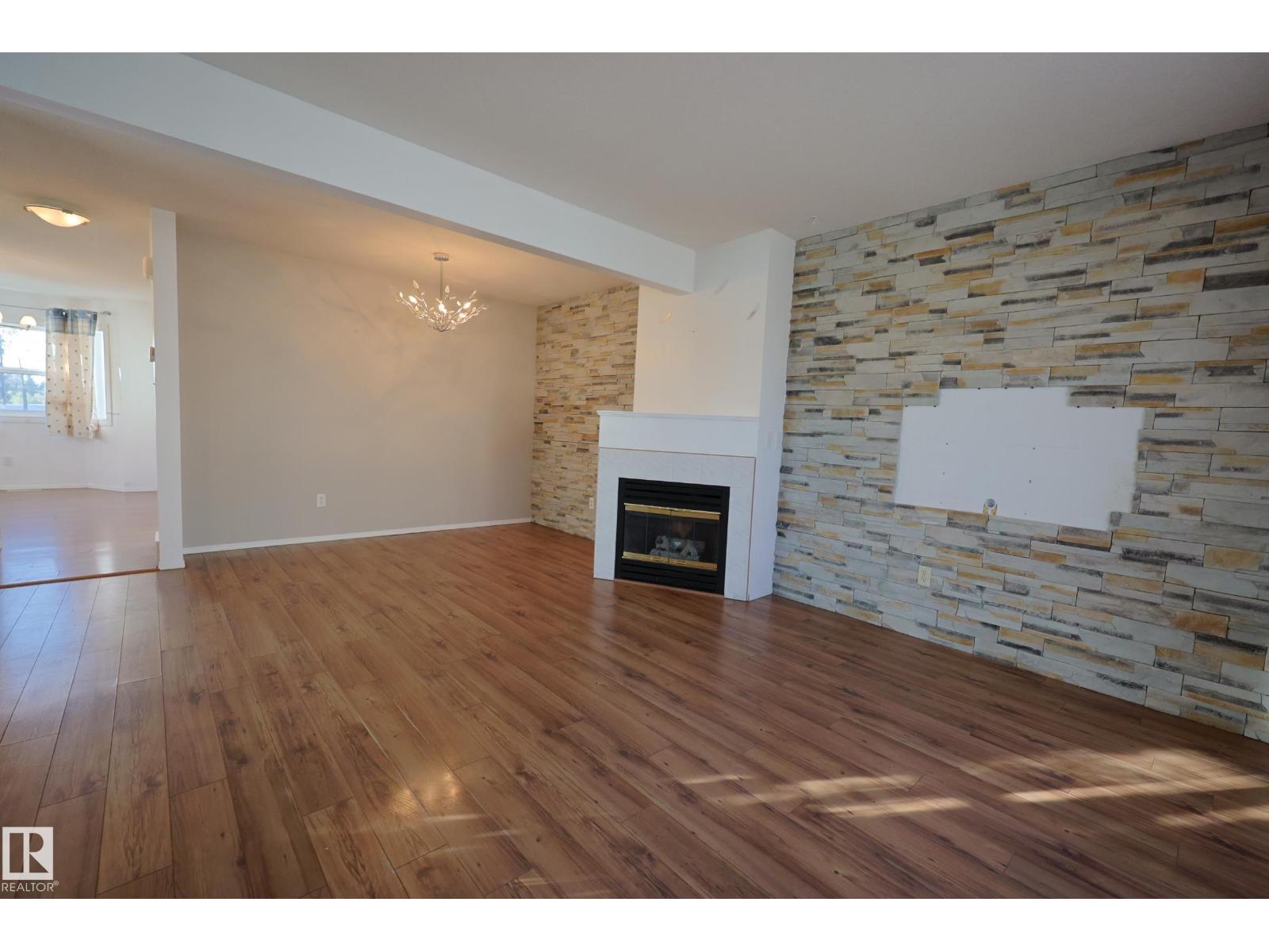 Single Family House for Sale in   ST NW Edmonton 