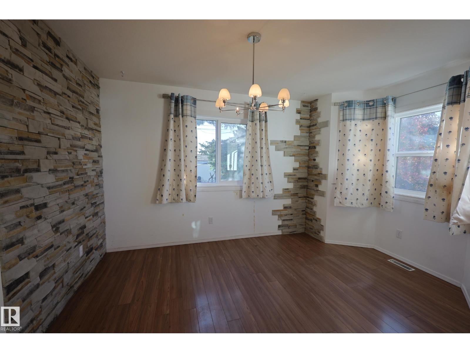 Single Family House for Sale in   ST NW Edmonton 