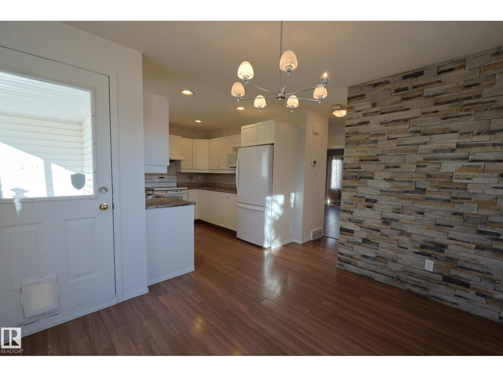 Single Family House for Sale in   ST NW Edmonton 