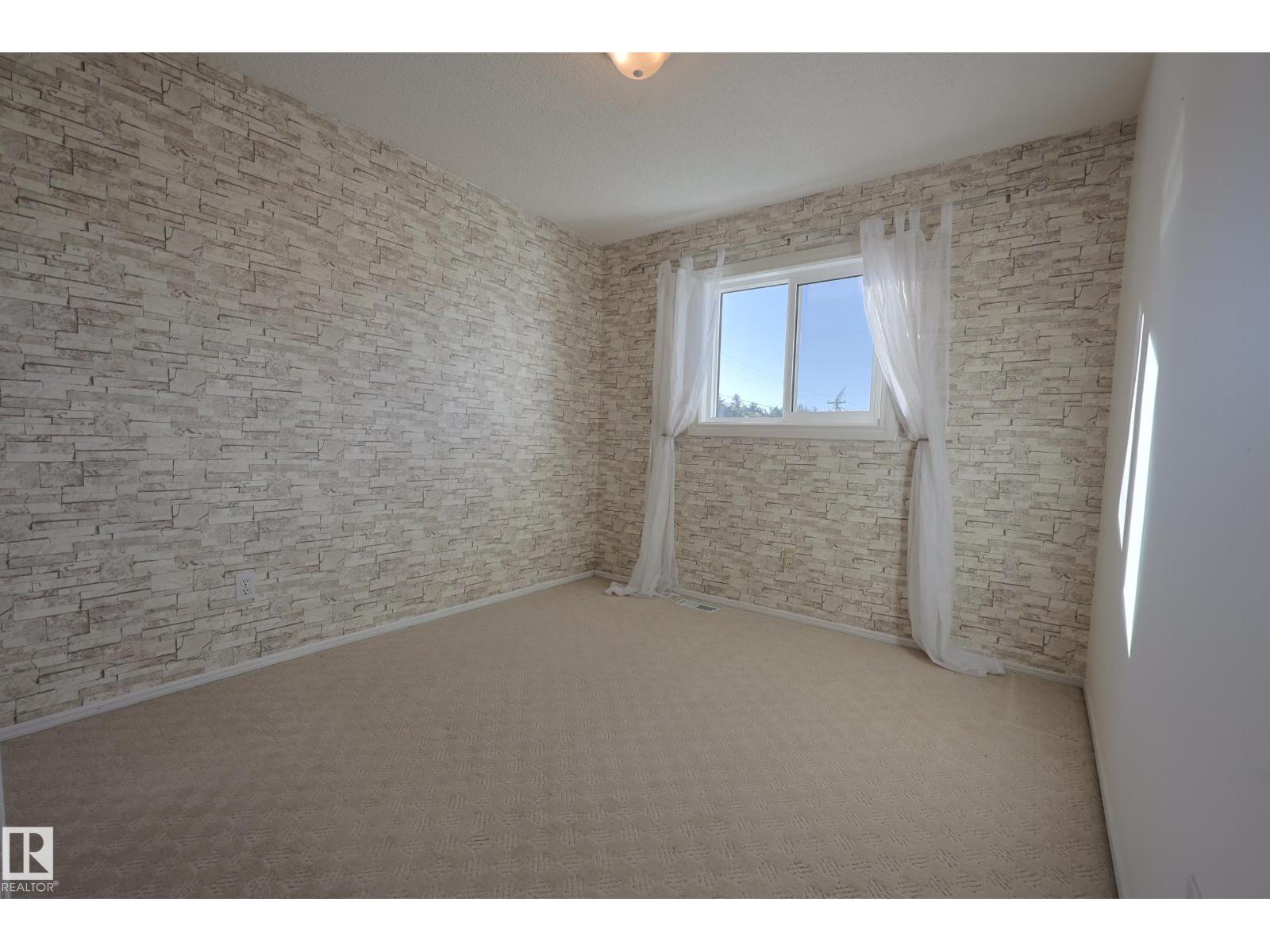 Single Family House for Sale in   ST NW Edmonton 