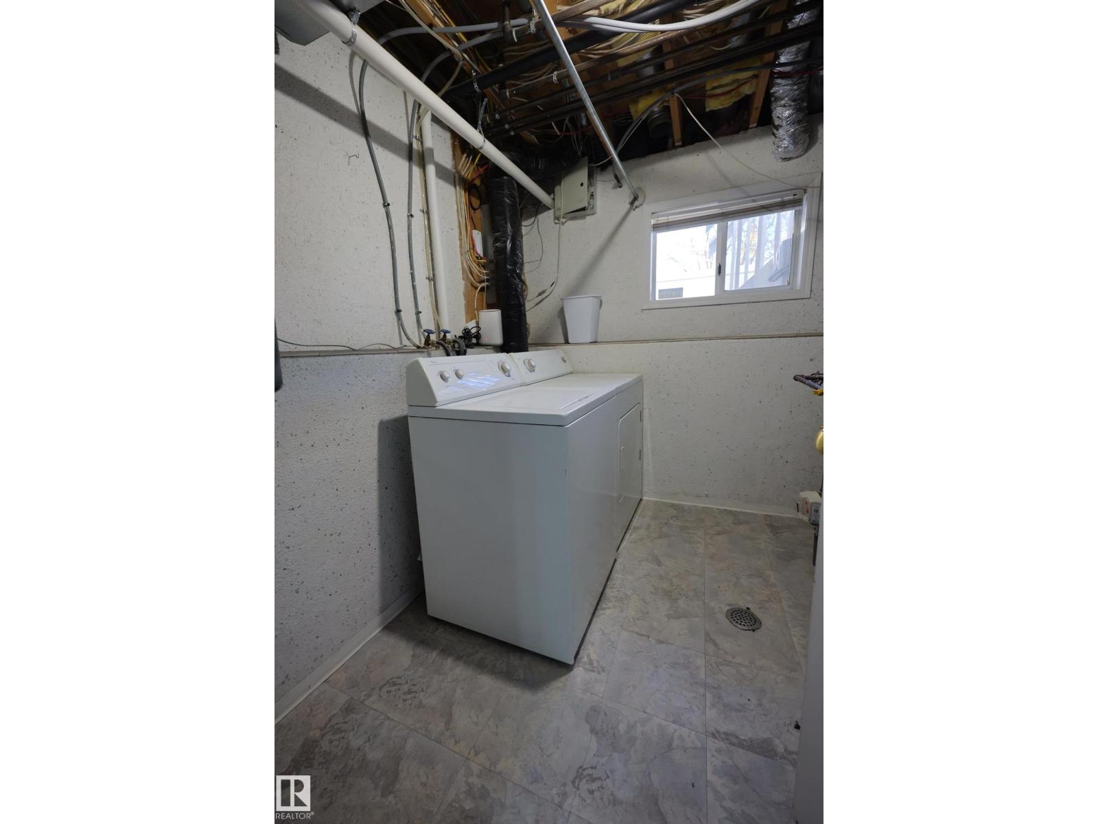 Single Family House for Sale in   ST NW Edmonton 