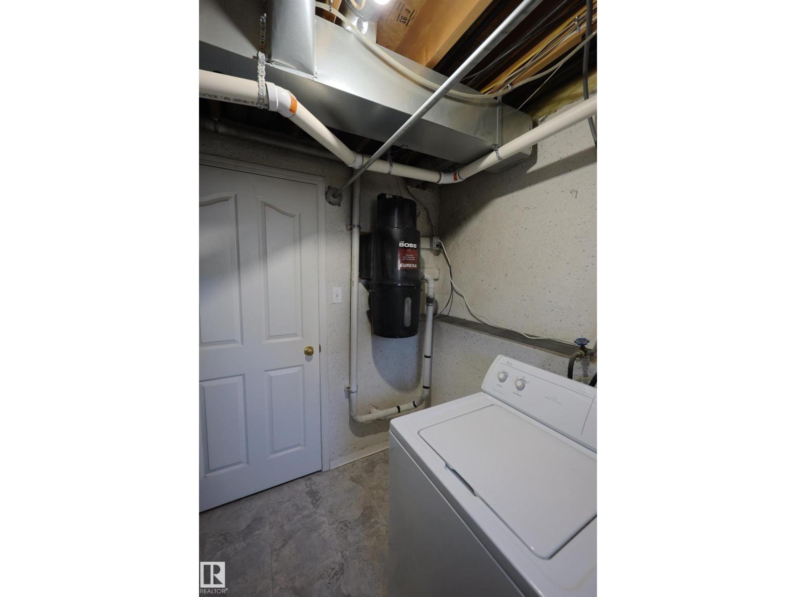 Single Family House for Sale in   ST NW Edmonton 