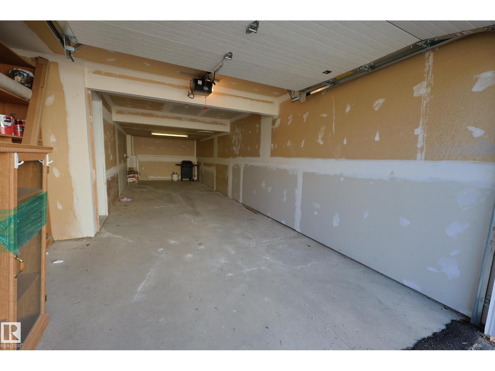 Single Family House for Sale in   ST NW Edmonton 