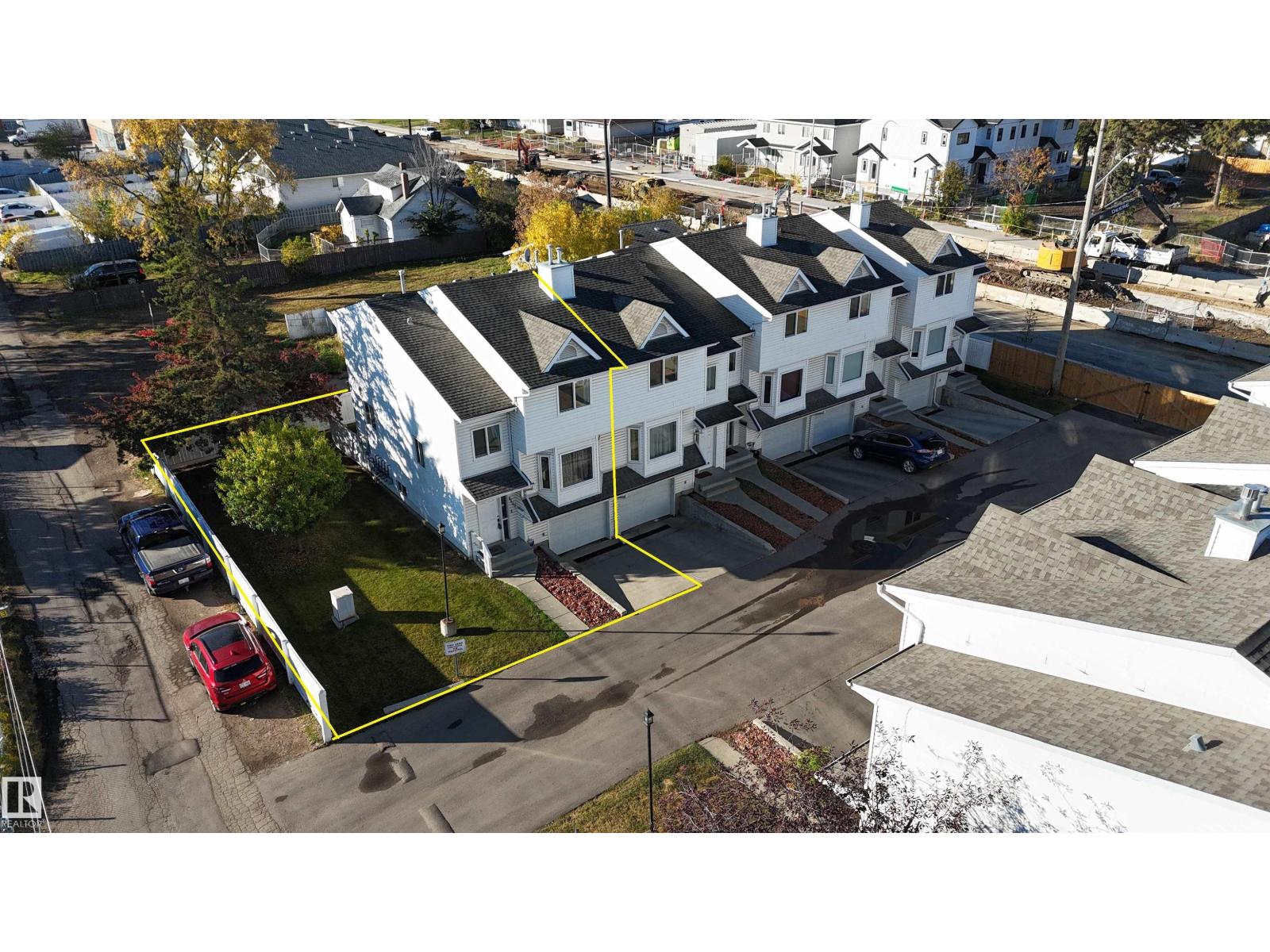 Single Family House for Sale in   ST NW Edmonton 