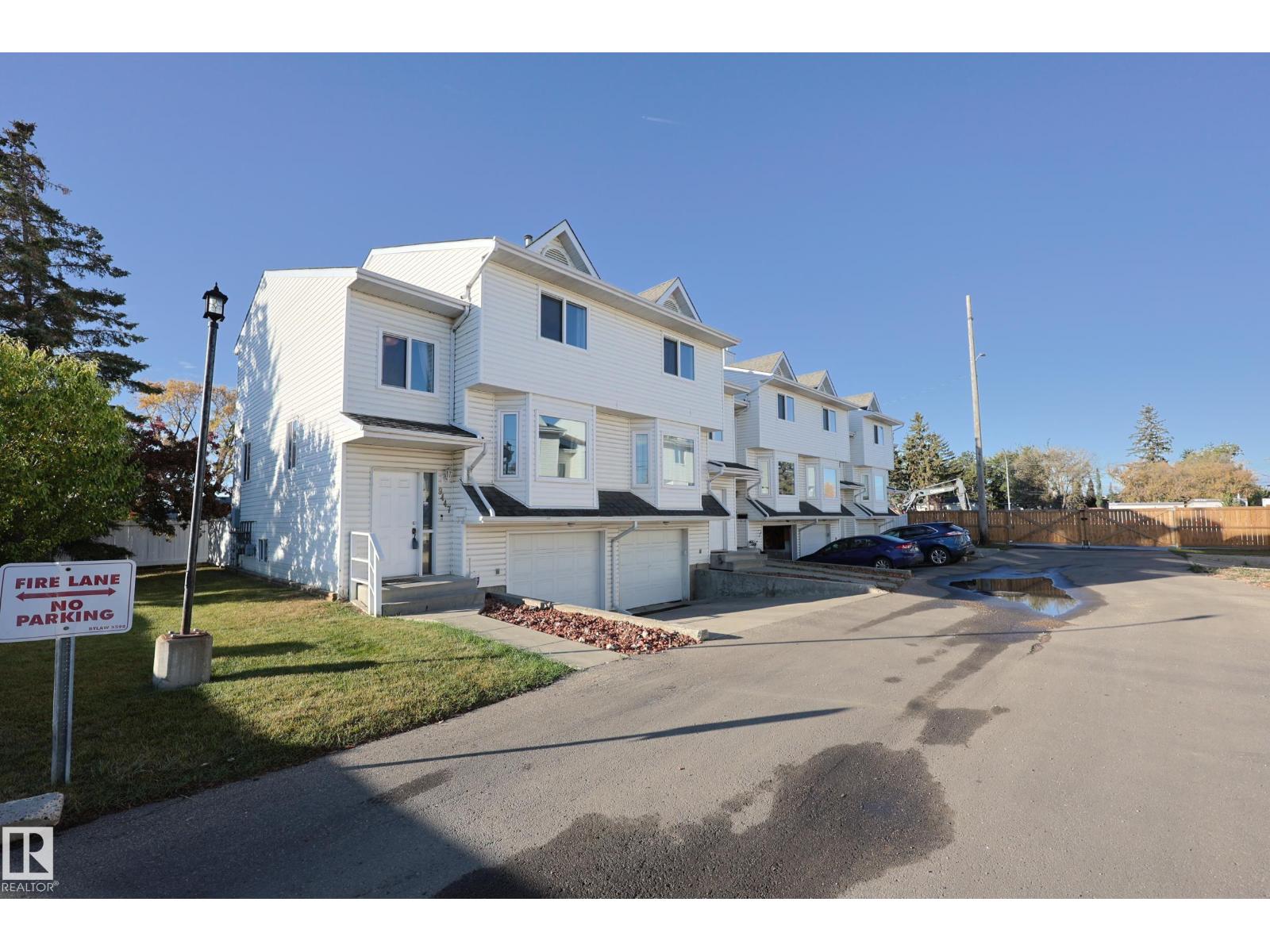 Single Family House for Sale in   ST NW Edmonton 