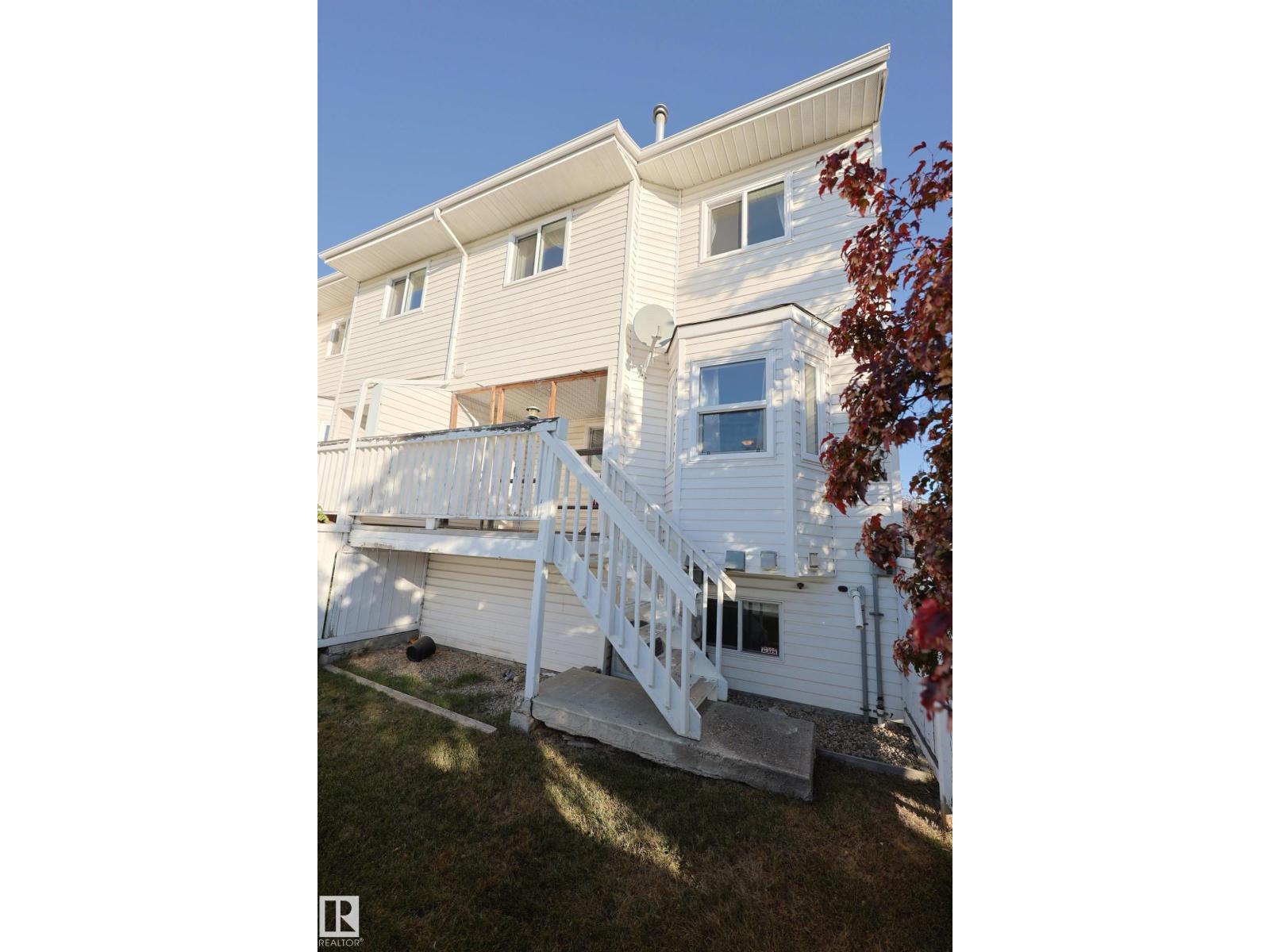 Single Family House for Sale in   ST NW Edmonton 