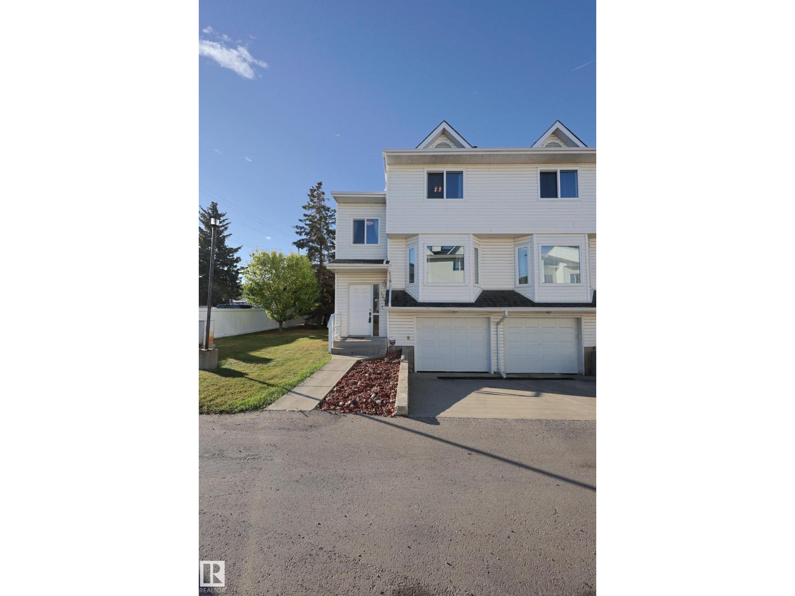 Single Family House for Sale in   ST NW Edmonton 