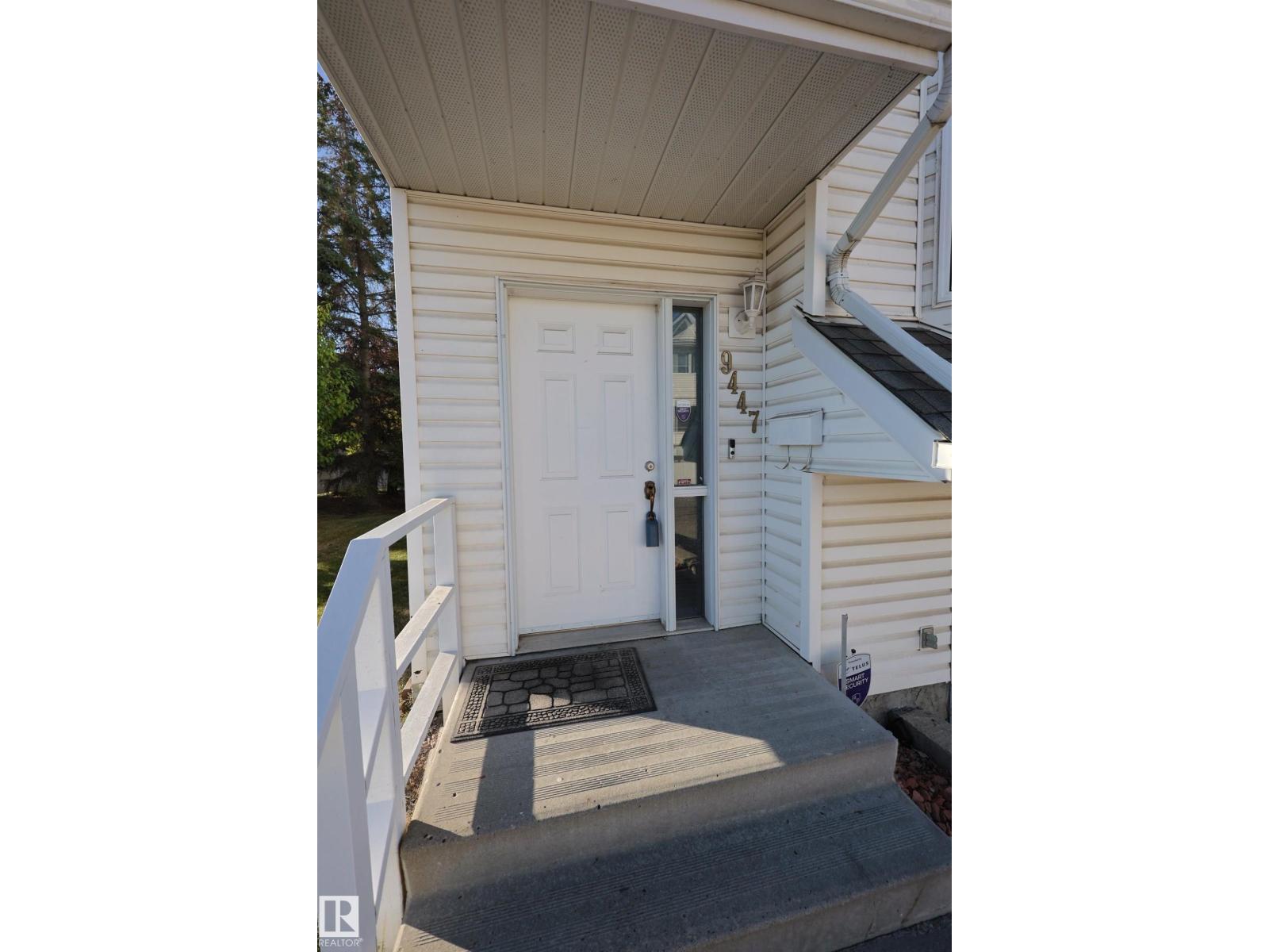 Single Family House for Sale in   ST NW Edmonton 