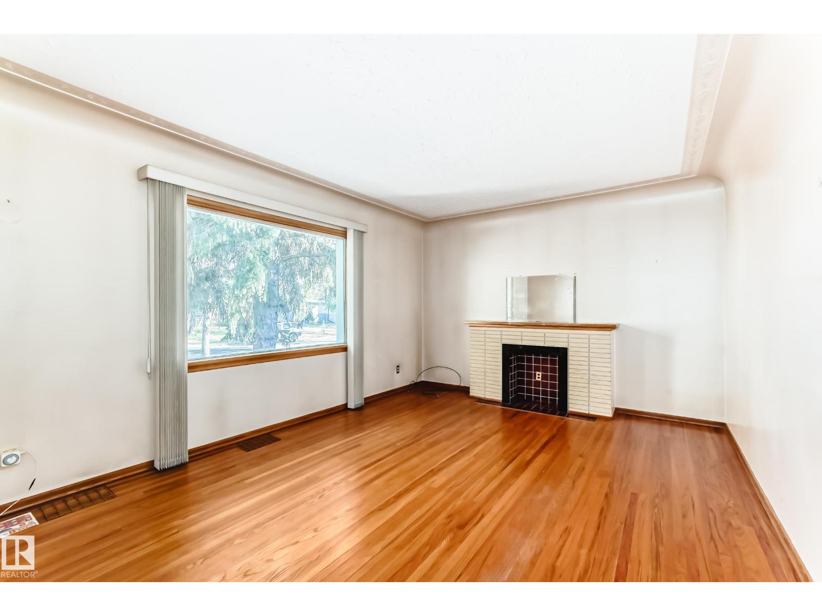 11424 105 ST NW, Edmonton