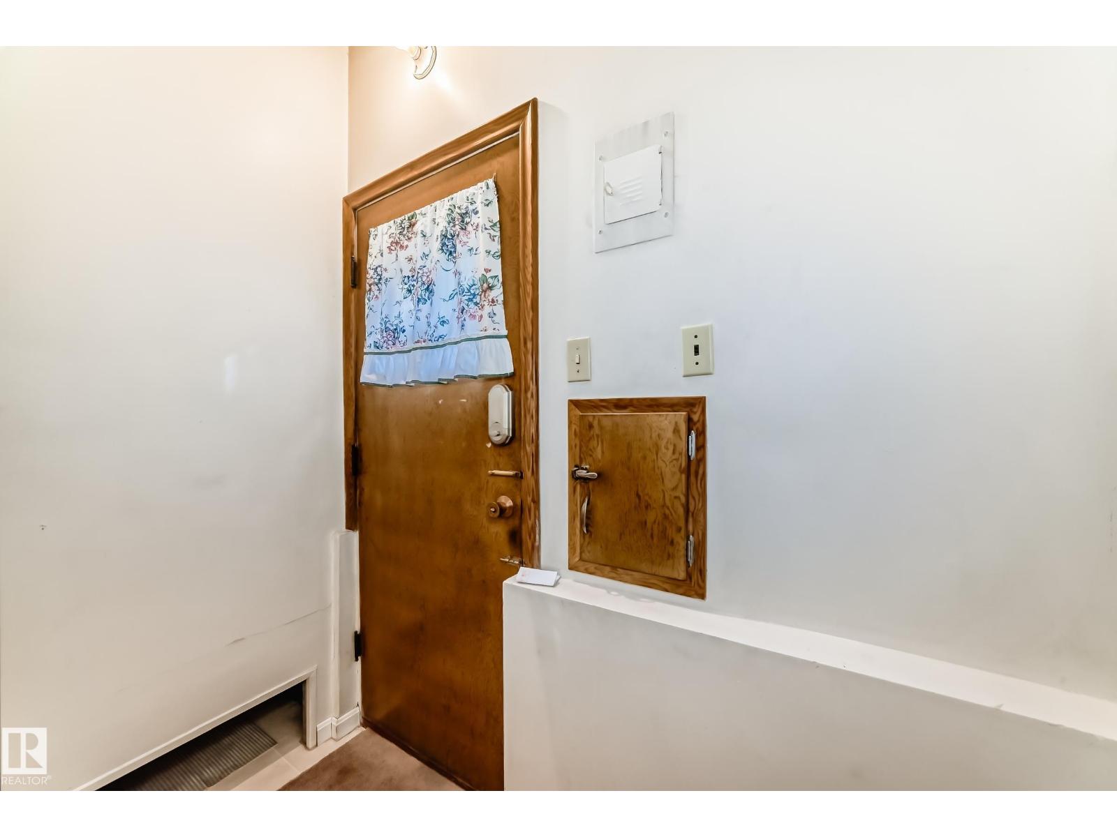 11424 105 ST NW, Edmonton