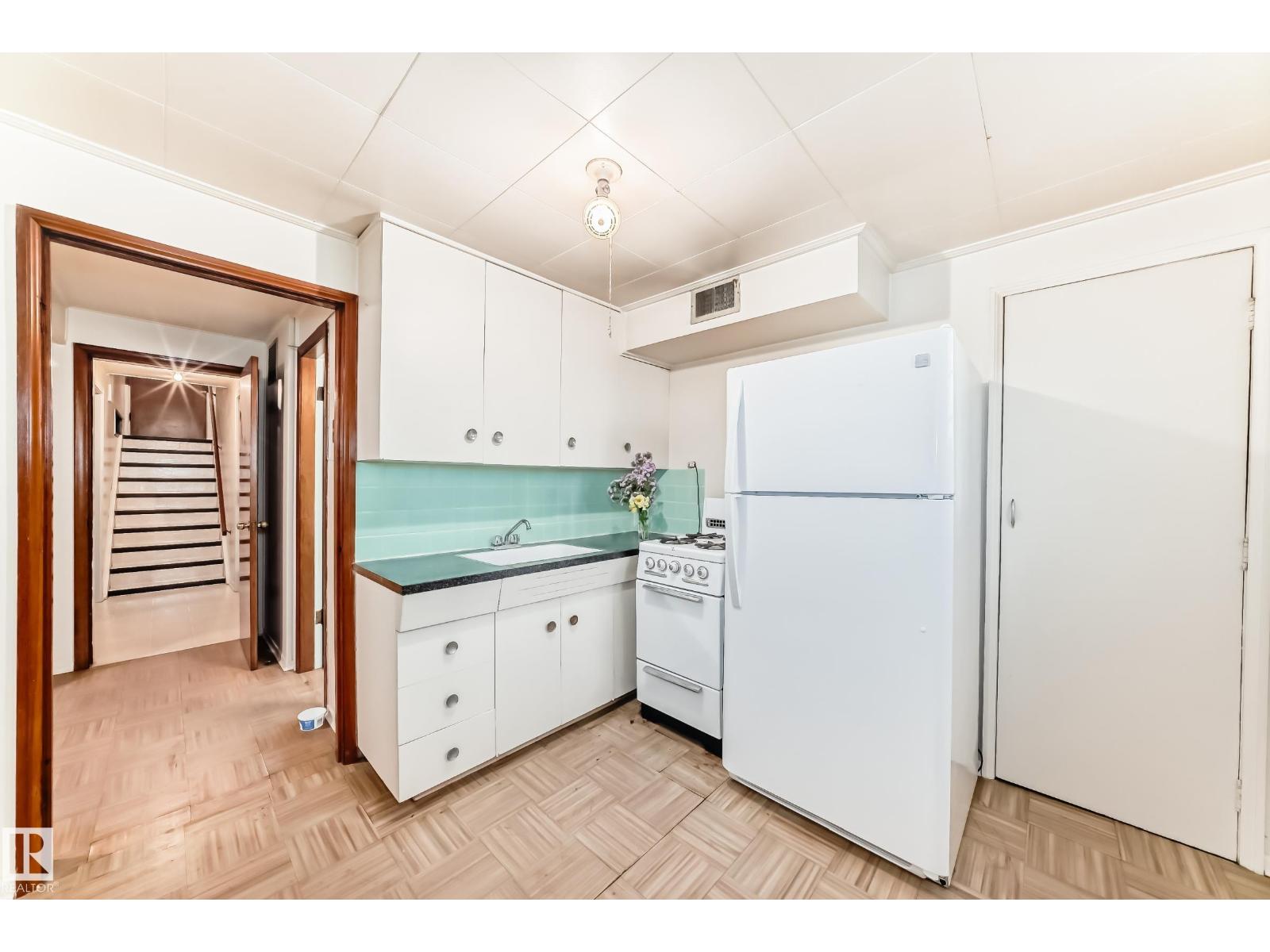 11424 105 ST NW, Edmonton