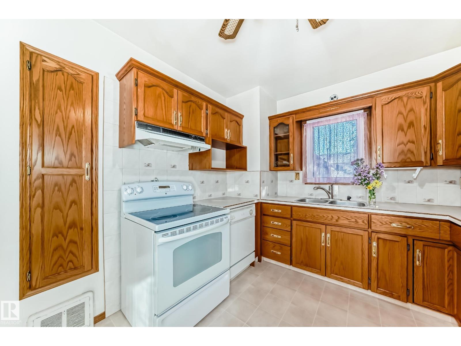 11424 105 ST NW, Edmonton