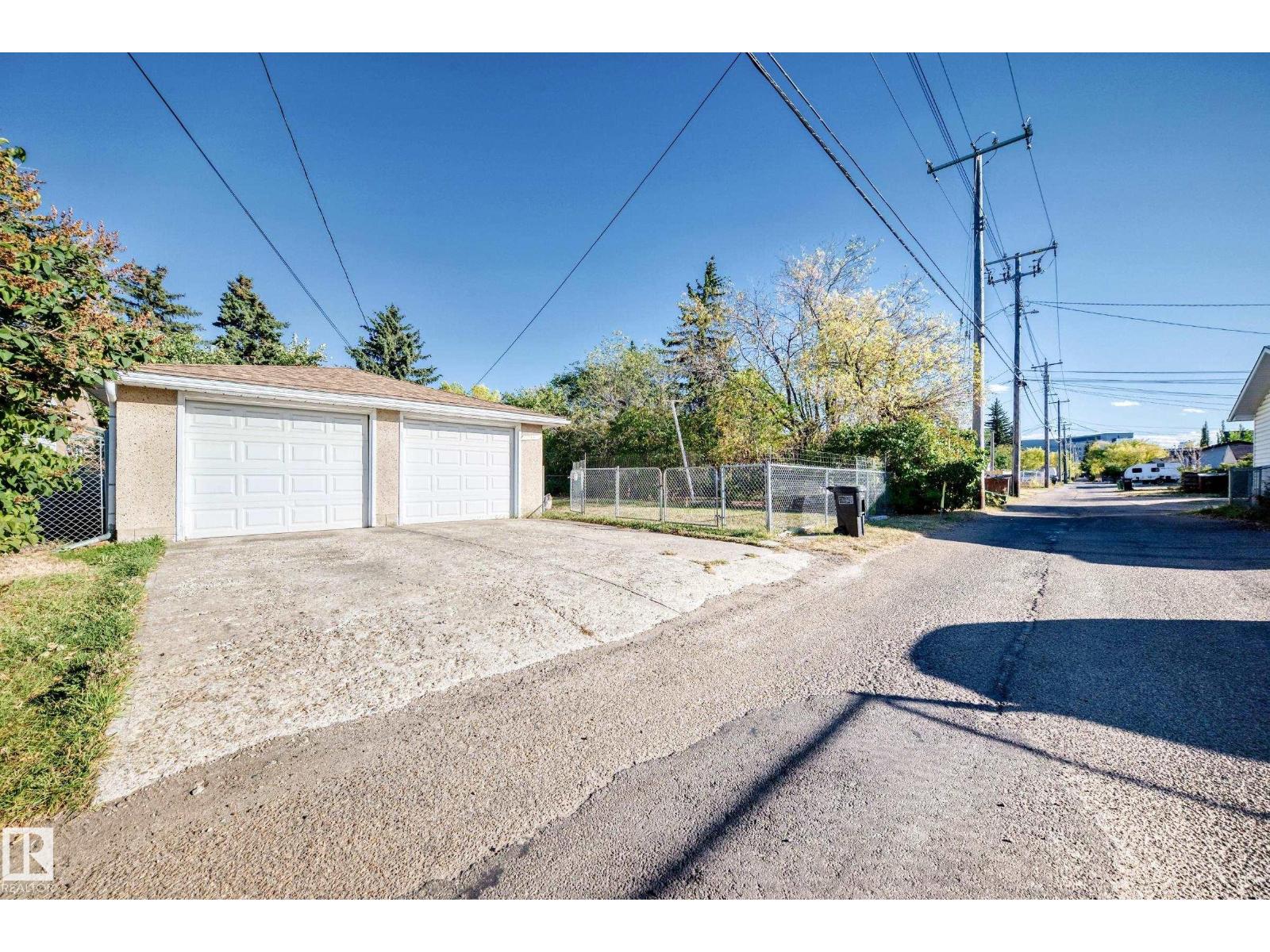 11424 105 ST NW, Edmonton