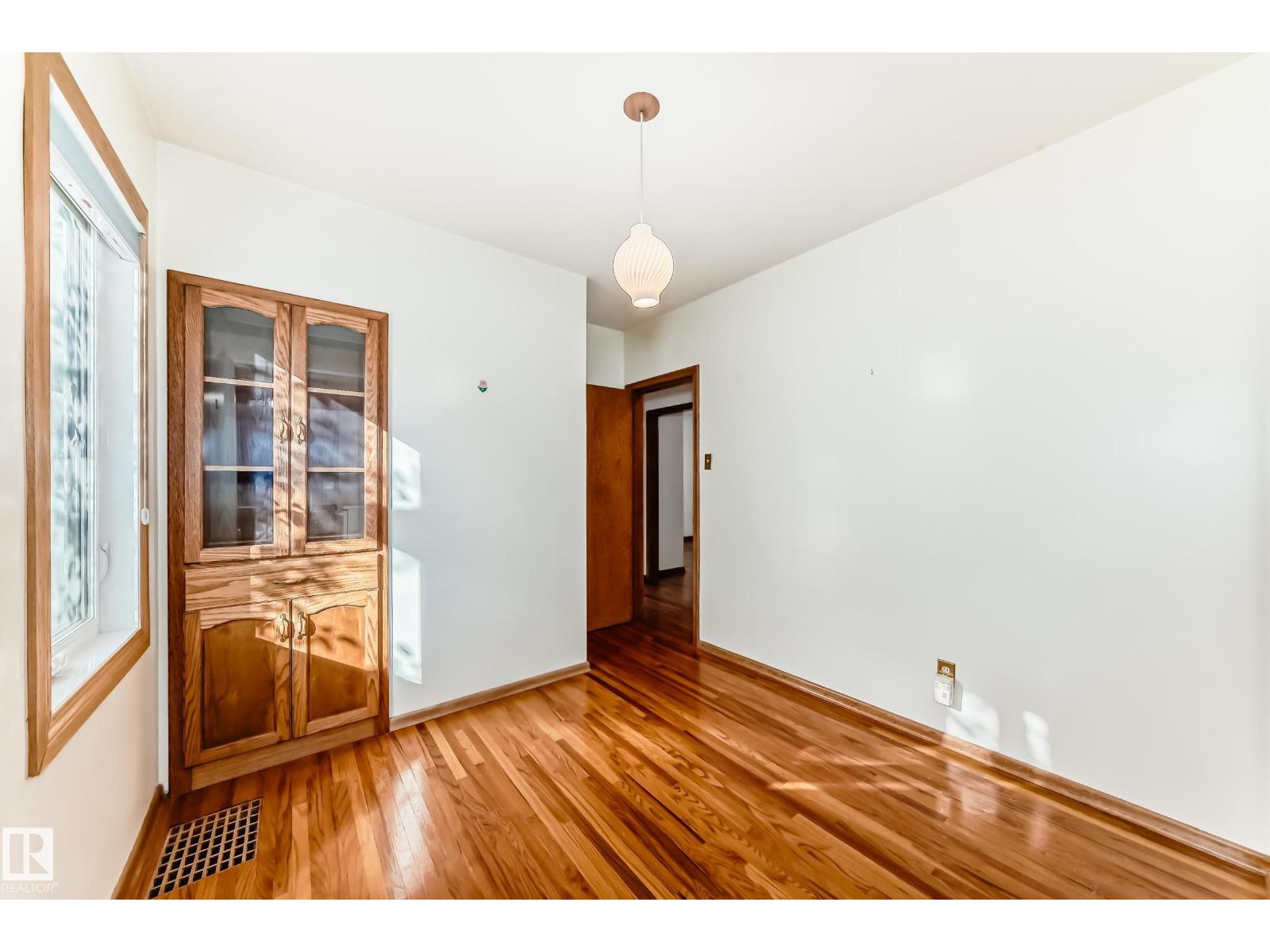 11424 105 ST NW, Edmonton