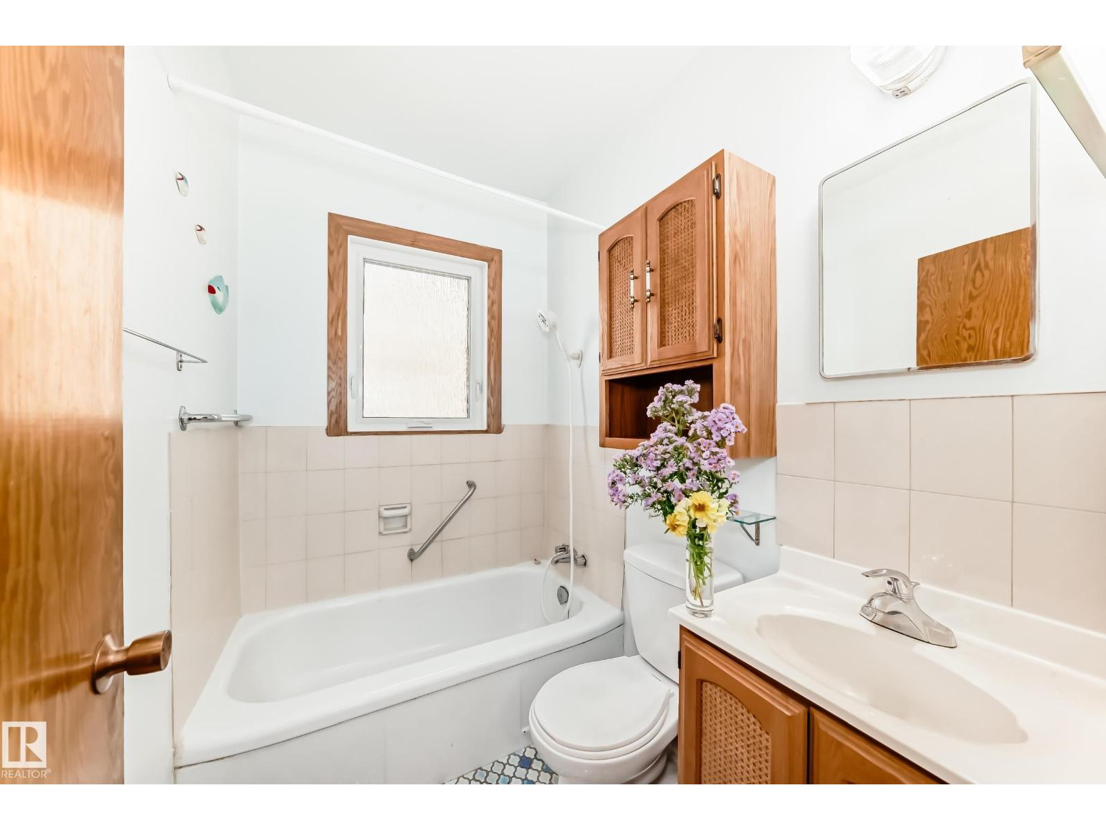 11424 105 ST NW, Edmonton