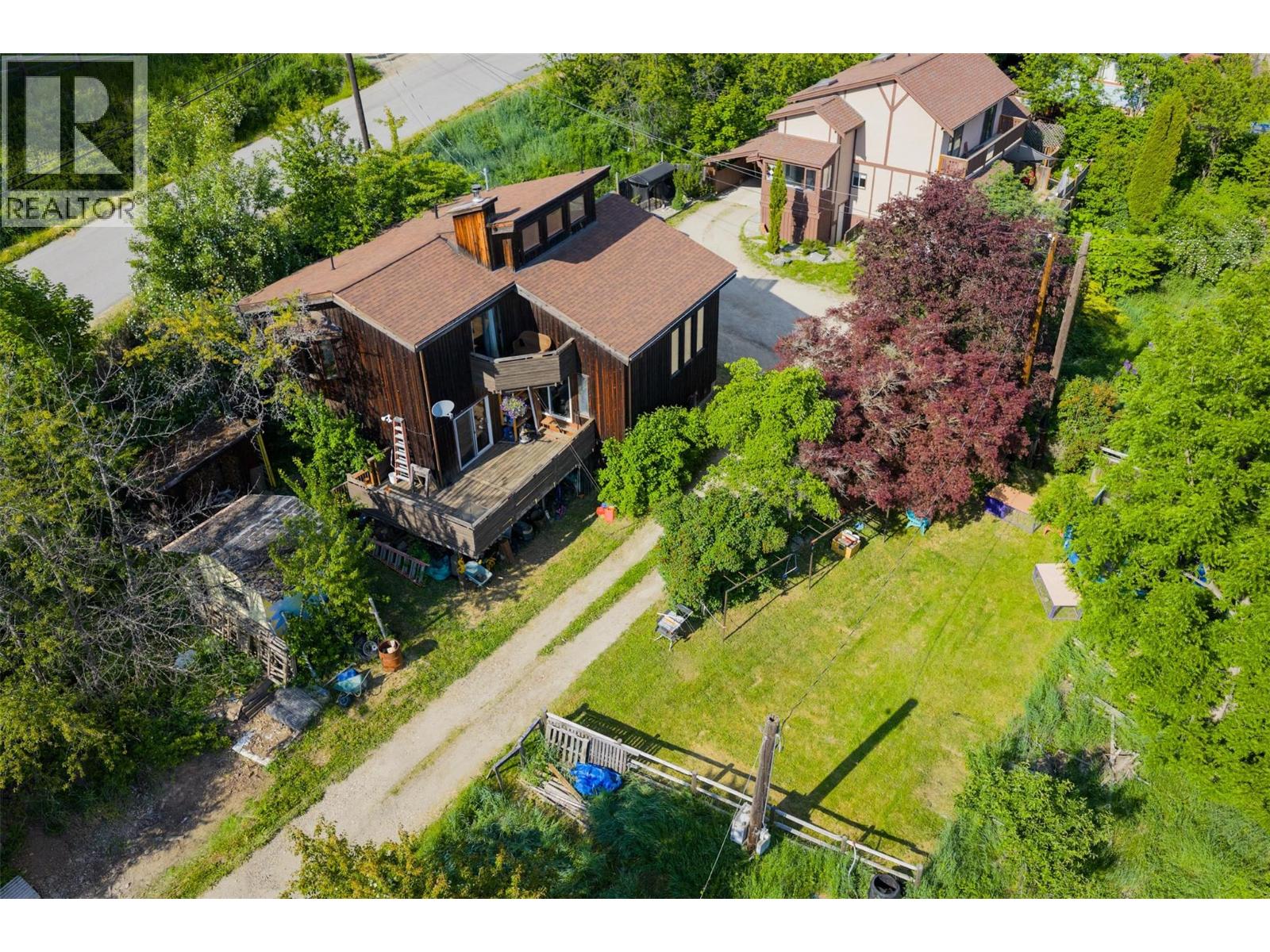 3216 SOUTH SLOCAN VILLAGE Road, South Slocan