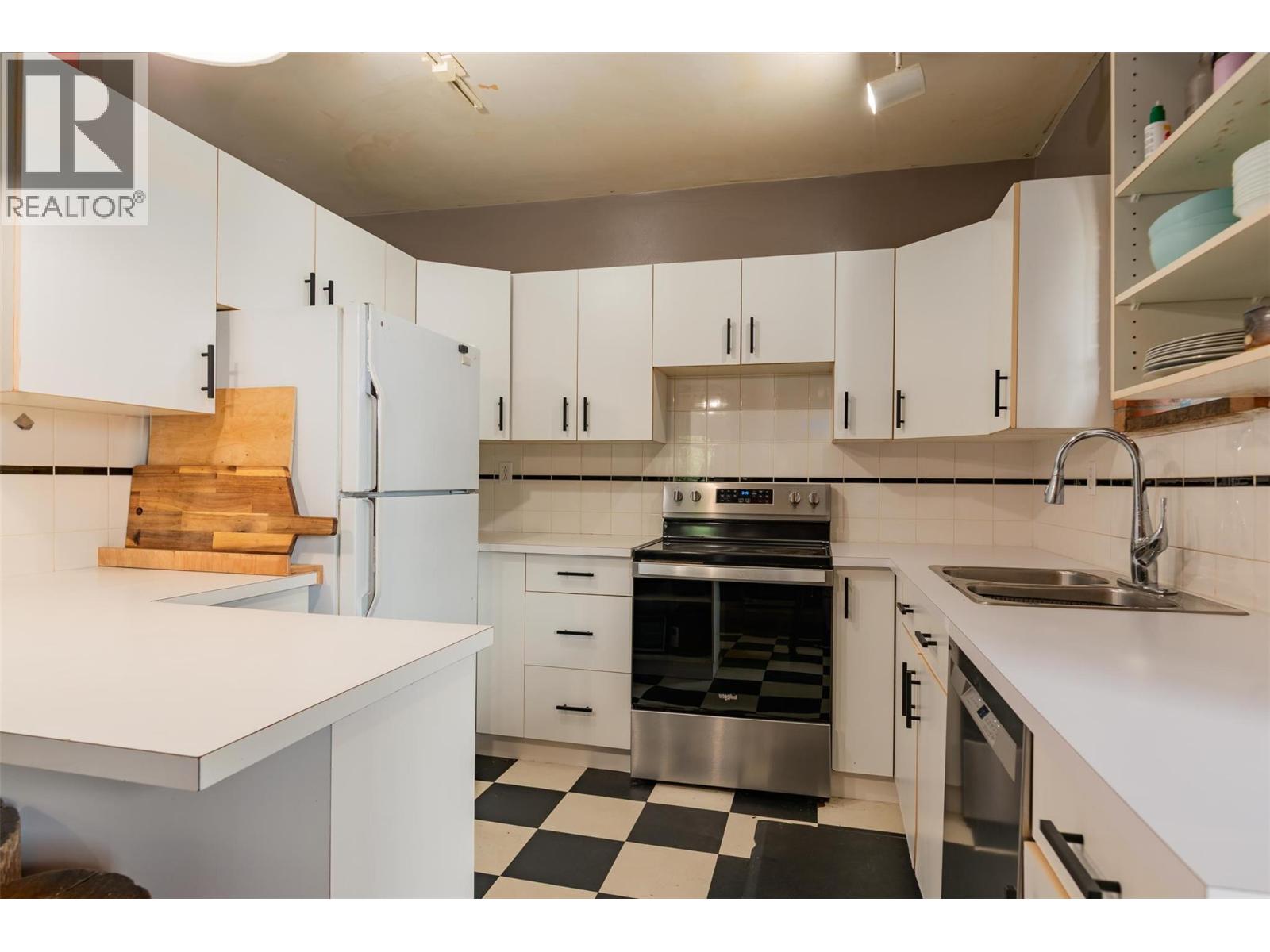 3216 SOUTH SLOCAN VILLAGE Road, South Slocan