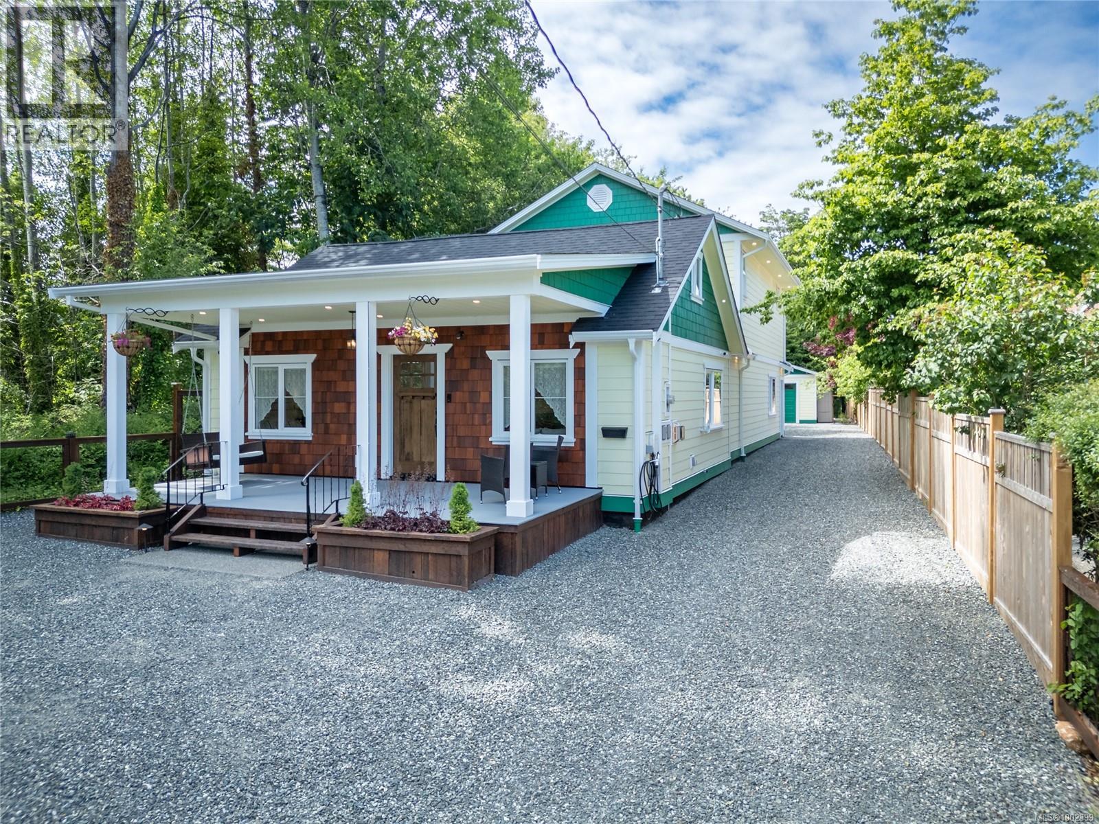 877 3rd St, Courtenay