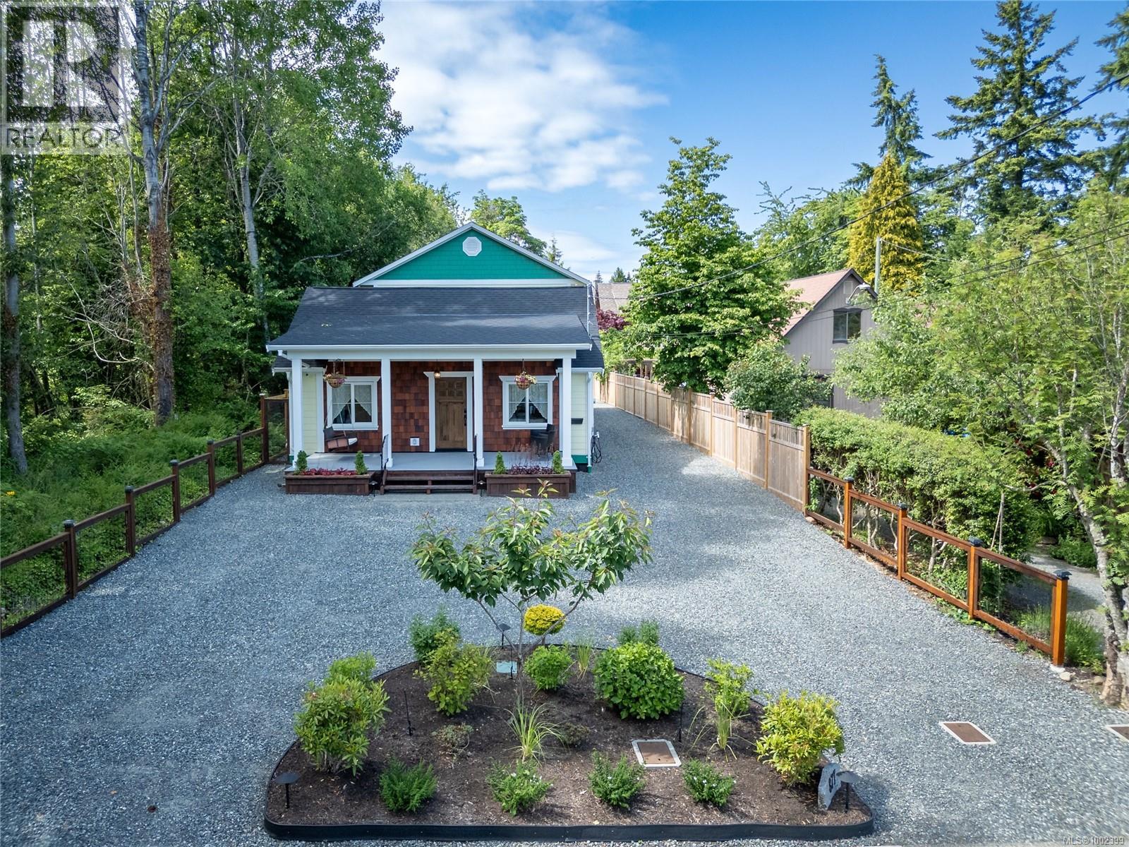 877 3rd St, Courtenay