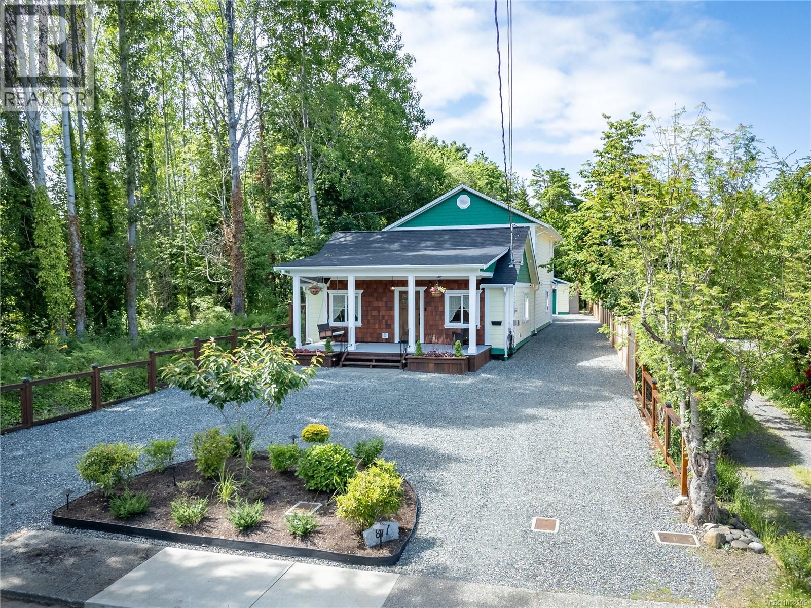 877 3rd St, Courtenay