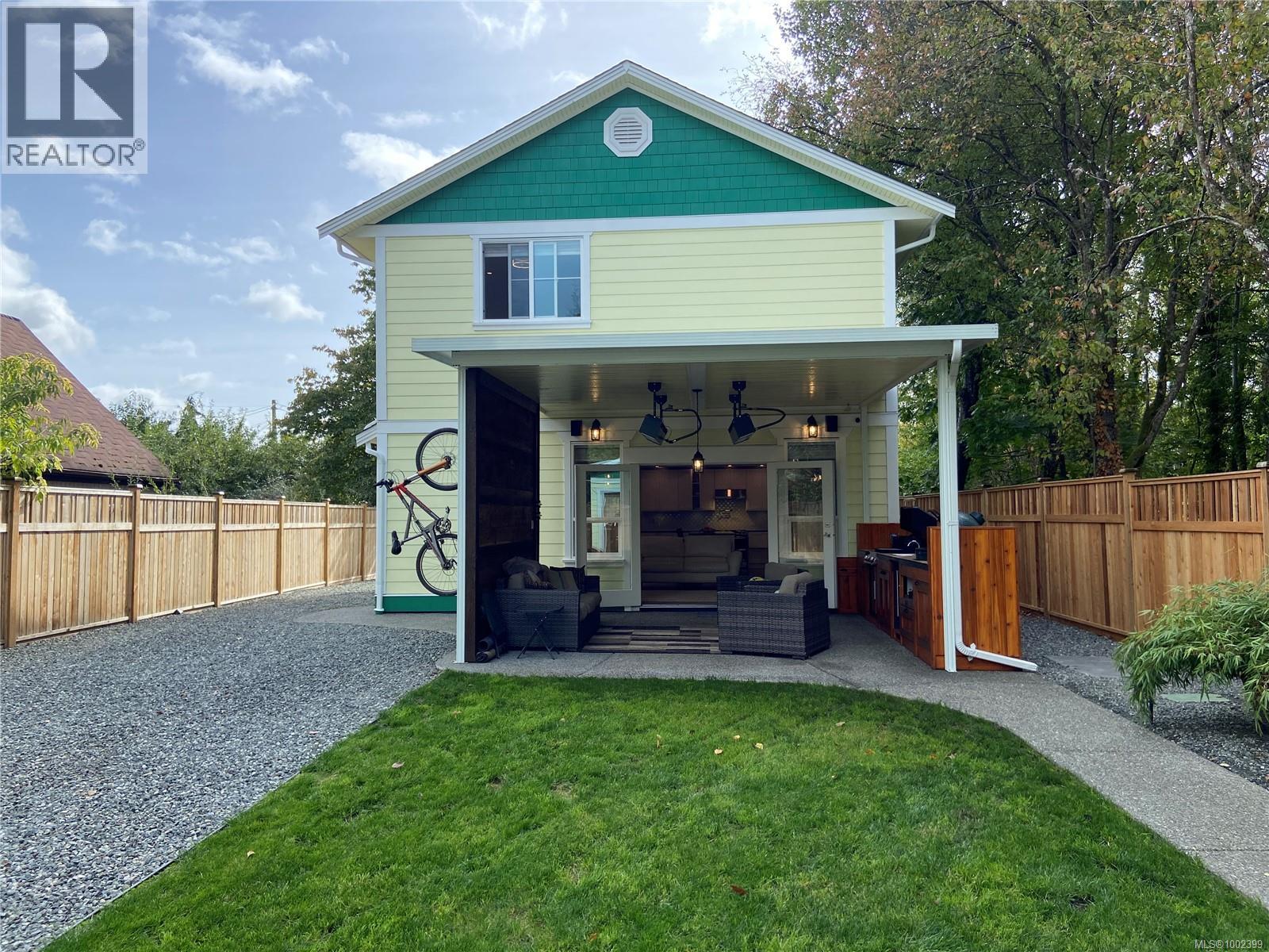 877 3rd St, Courtenay