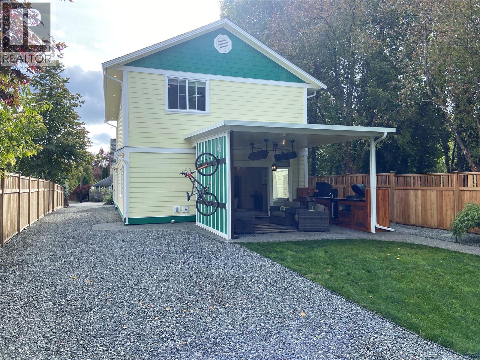877 3rd St, Courtenay