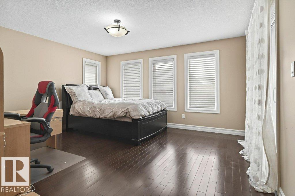 4835 MACTAGGART CREST CT NW, Edmonton