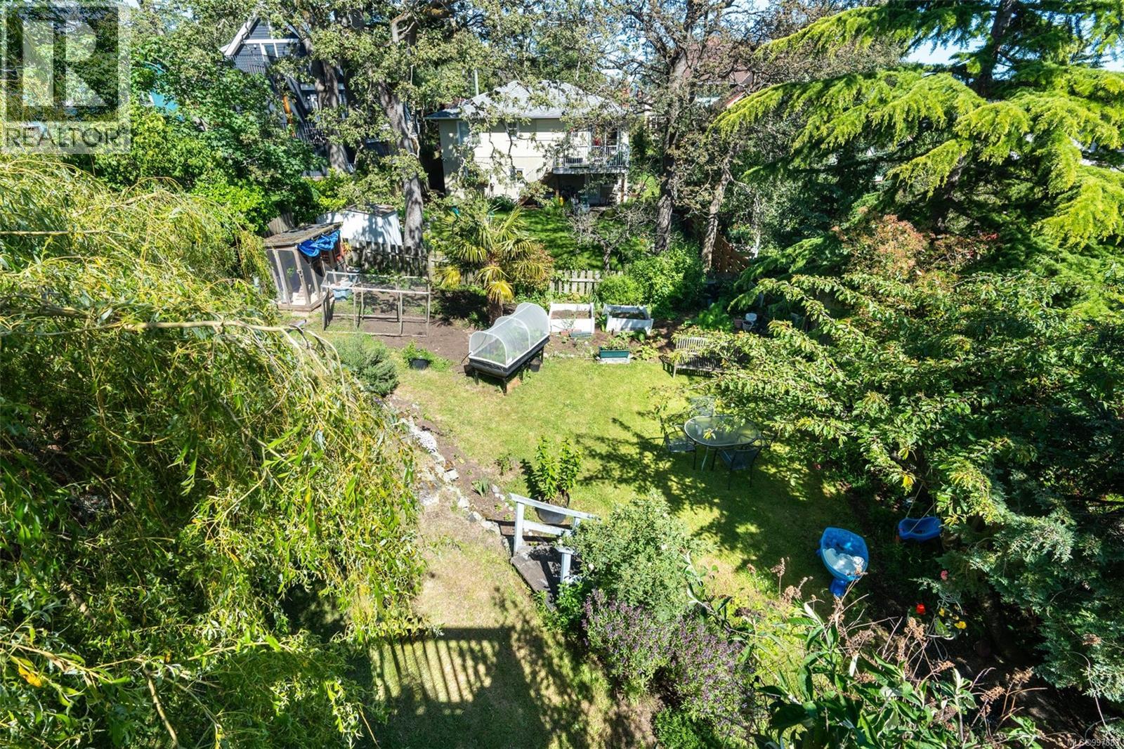  2651 Cedar Hill Road, Victoria