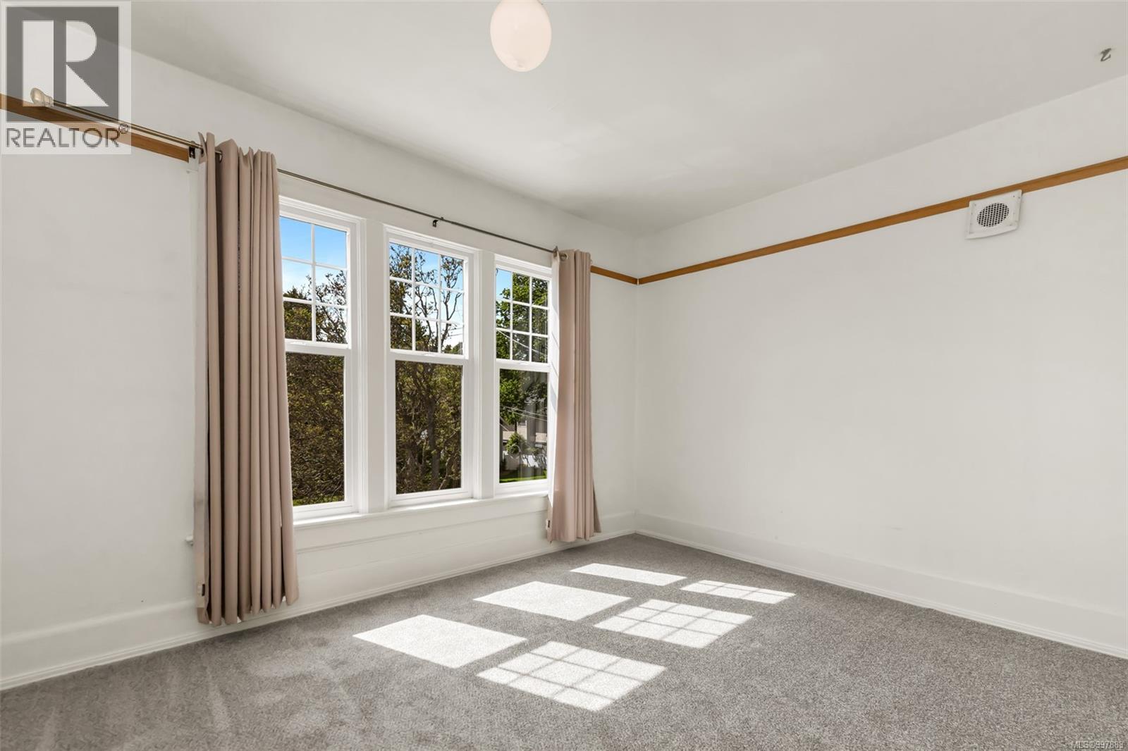  2651 Cedar Hill Road, Victoria