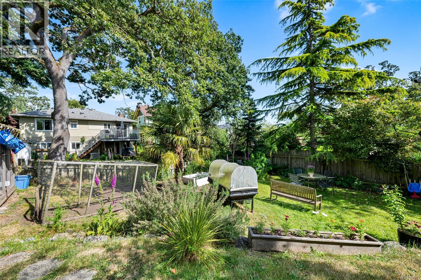  2651 Cedar Hill Road, Victoria