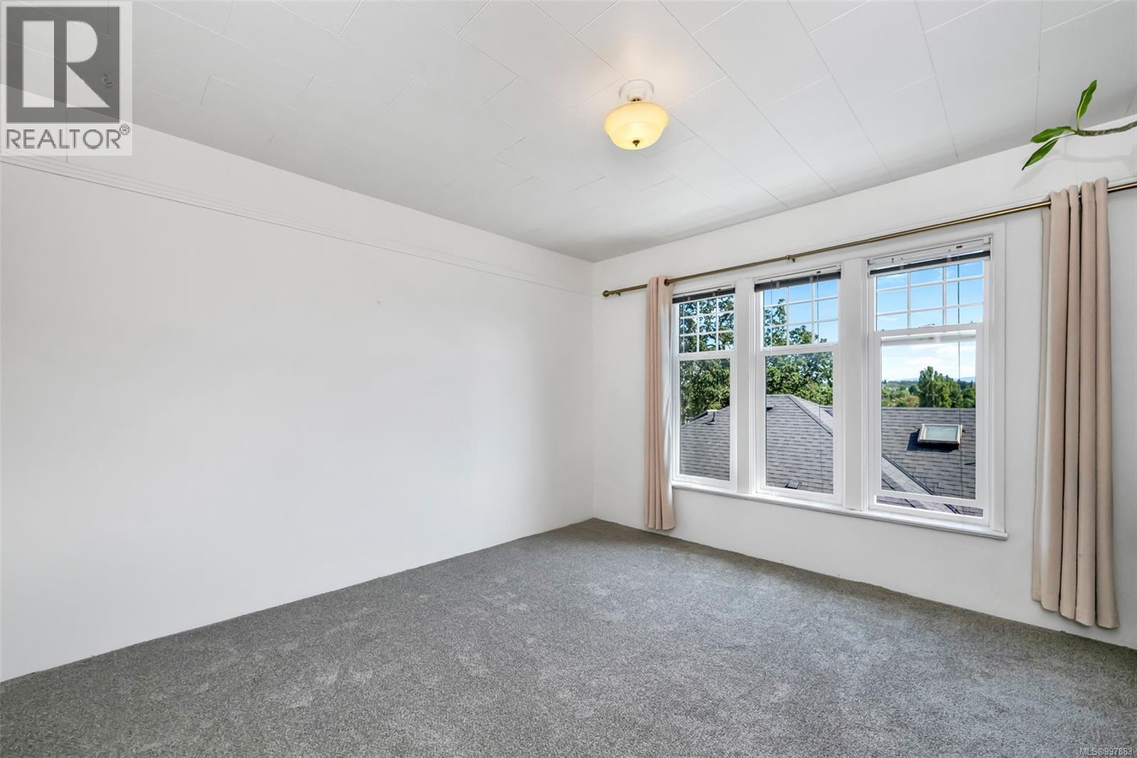 2651 Cedar Hill Road, Victoria