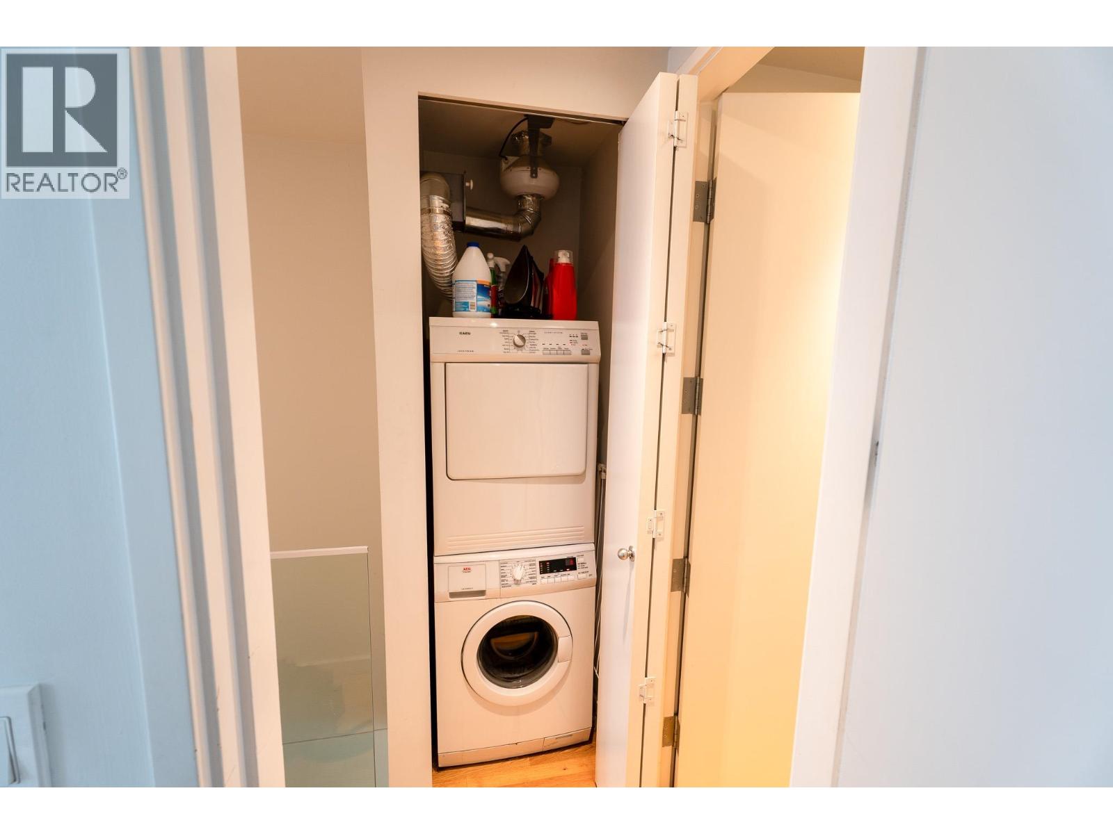 2208 WILLOW STREET, Vancouver