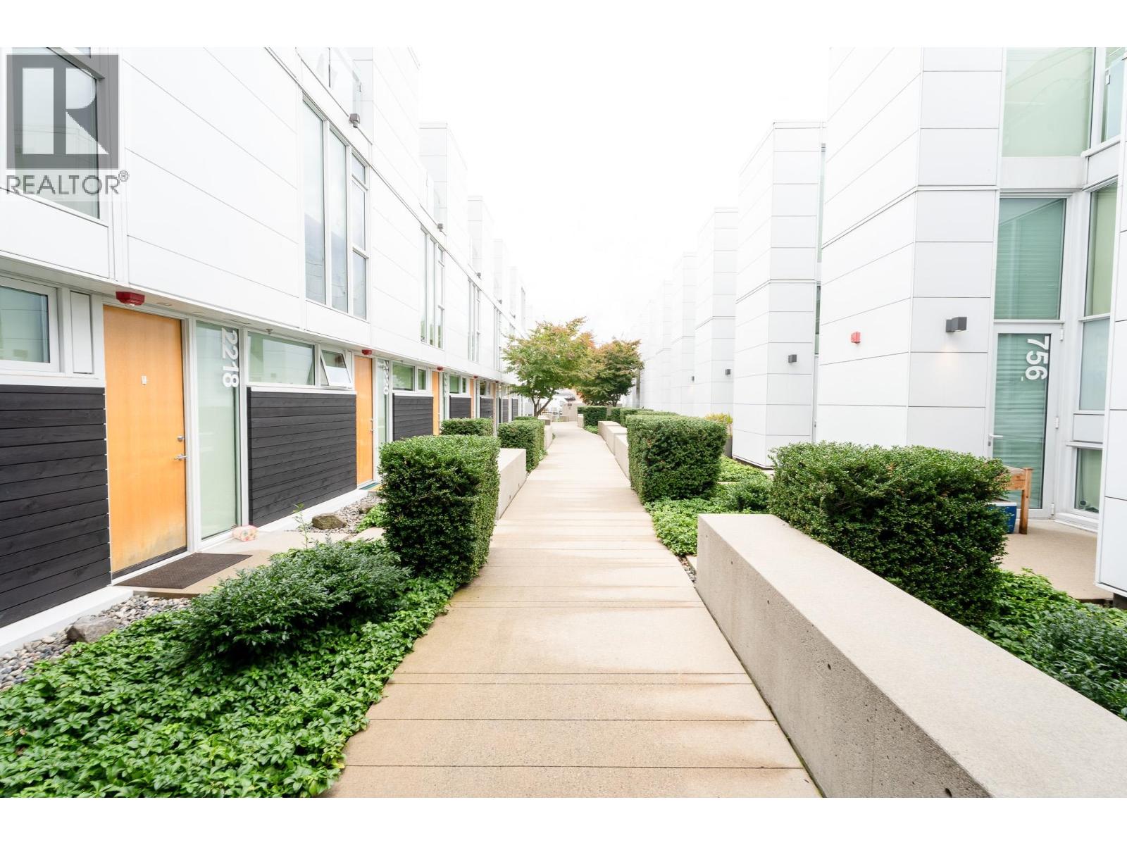 2208 WILLOW STREET, Vancouver